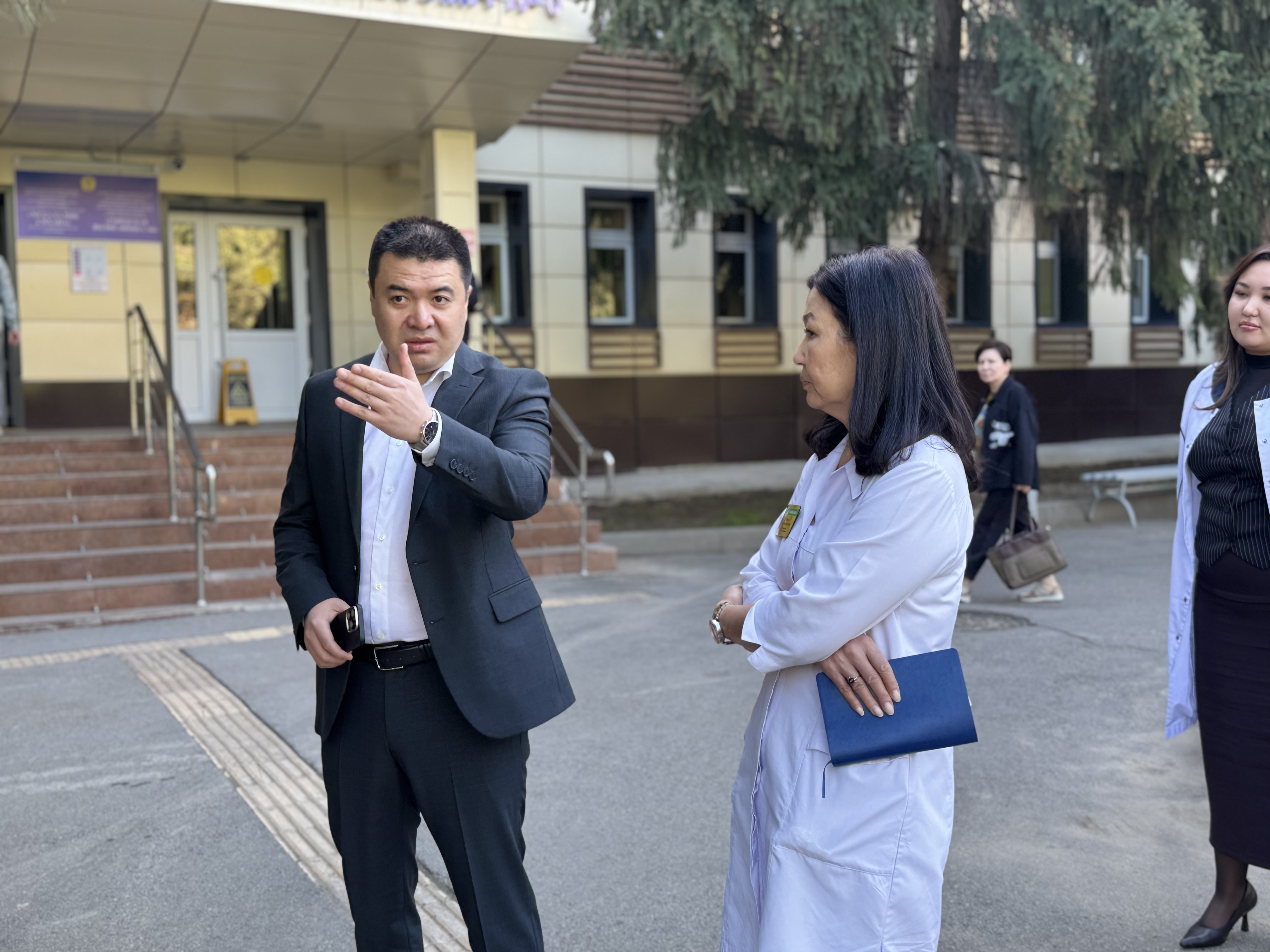 Алматы қаласының медициналық ұйымдарының жағдайын Марат Пашимов тексерді