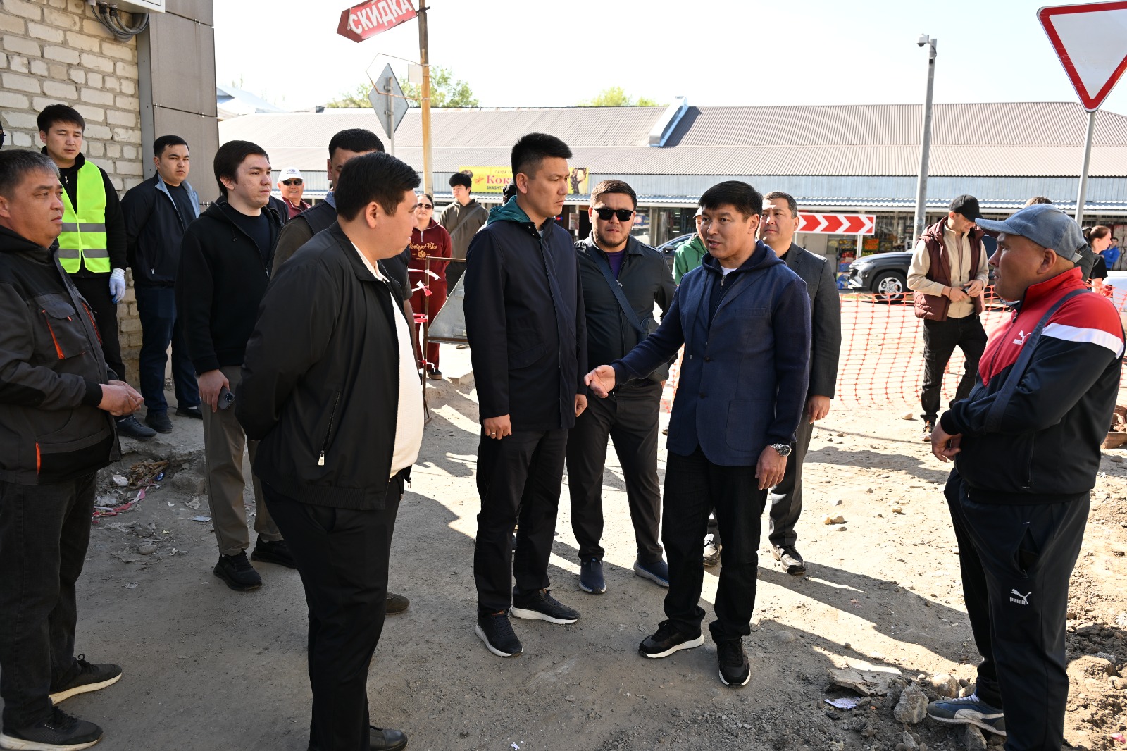 Аким города ознакомился с ходом дорожных работ