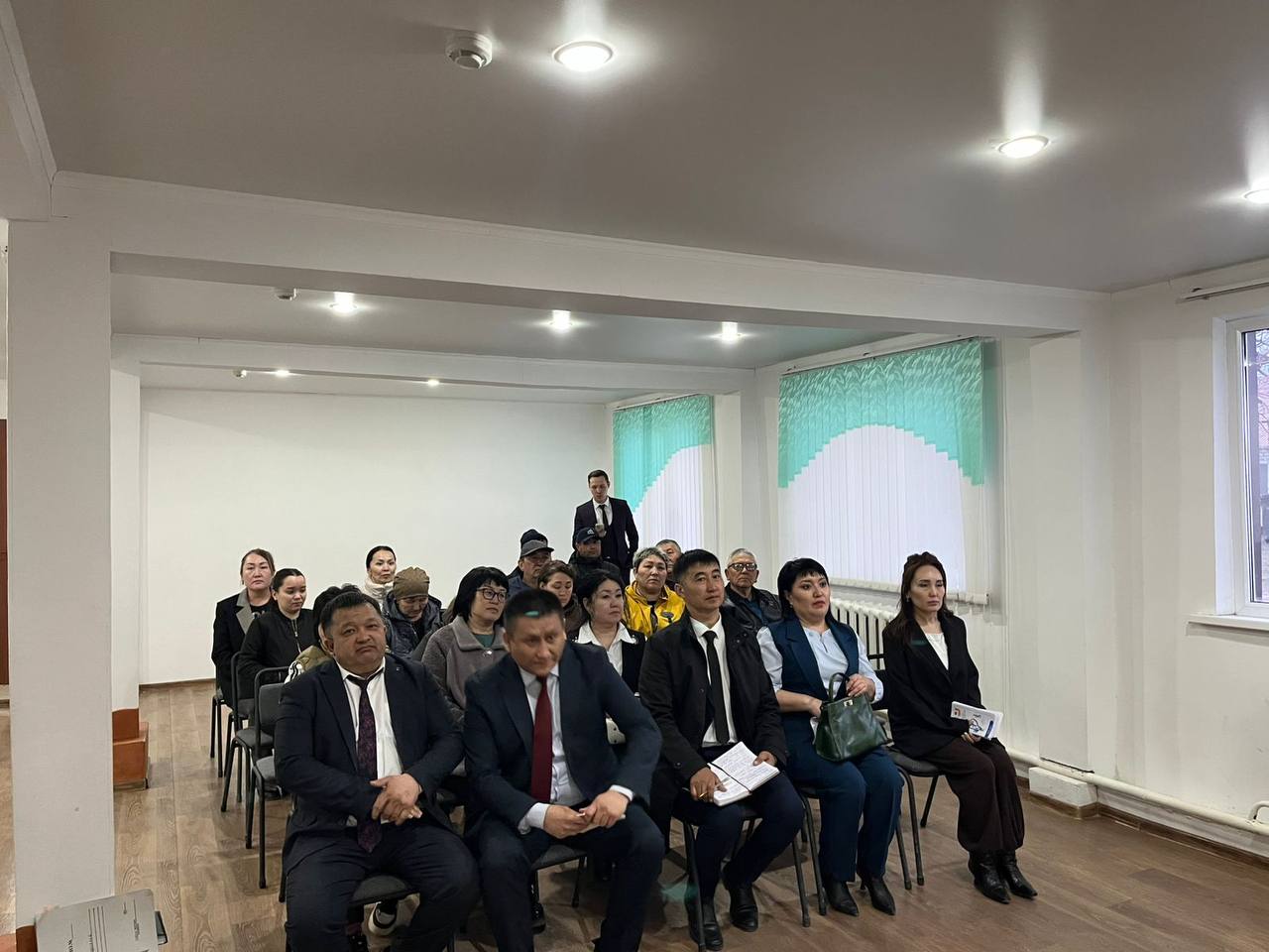 Ақбұлақ және Абыралы ауылдарында кәсіпкерлік пен ауыл шаруашылығын дамытуға арналған маңызды кездесу өтті