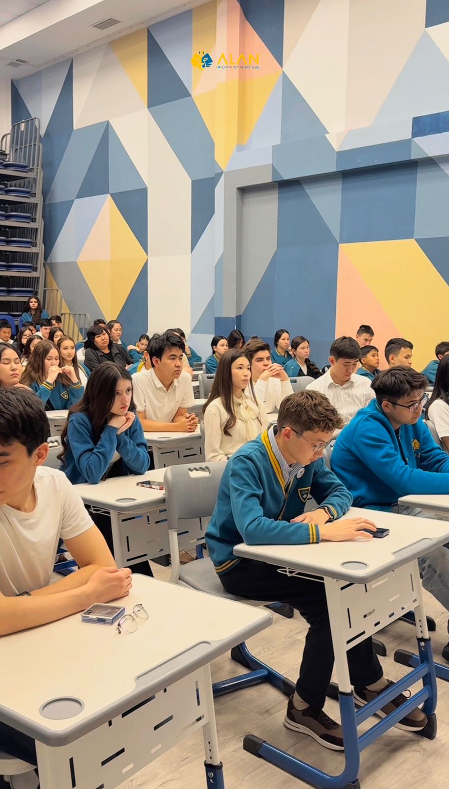 Alan International School жалпы білім беретін мекемесінде жастарға арналған мазмұнды кездесу ұйымдастырылды.