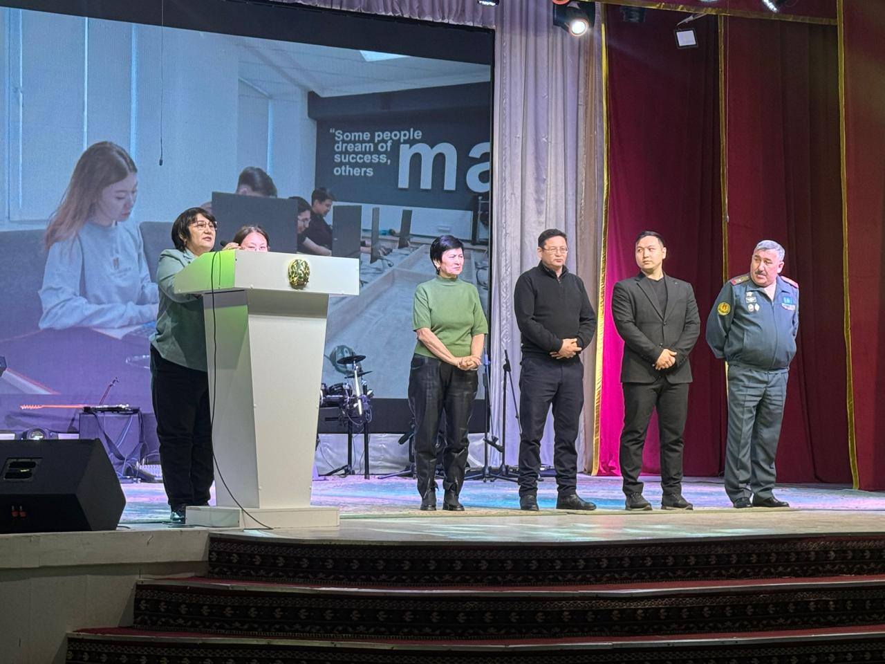 Әлихан Бөкейхан университетінің кәсіби бағдар беруші мамандары оқушыларымен кездесу өткізді