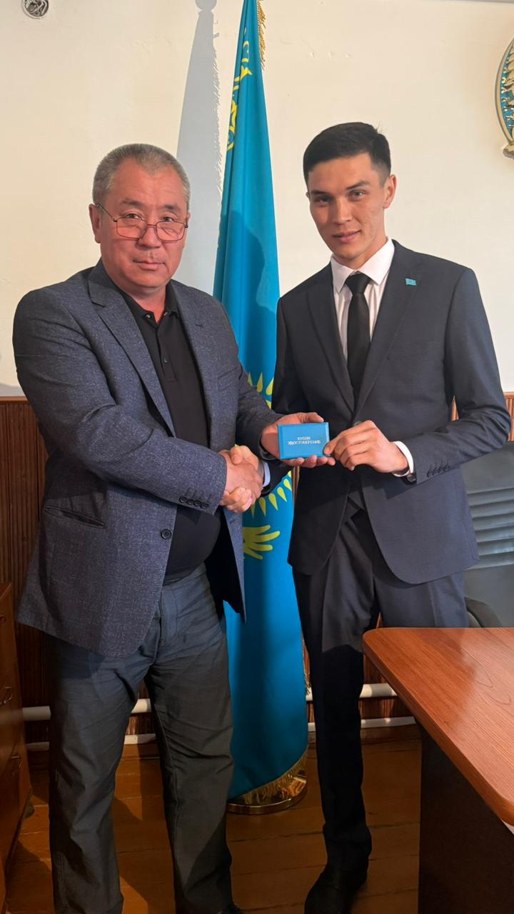 Сайланған әкімге куәлік тапсыру