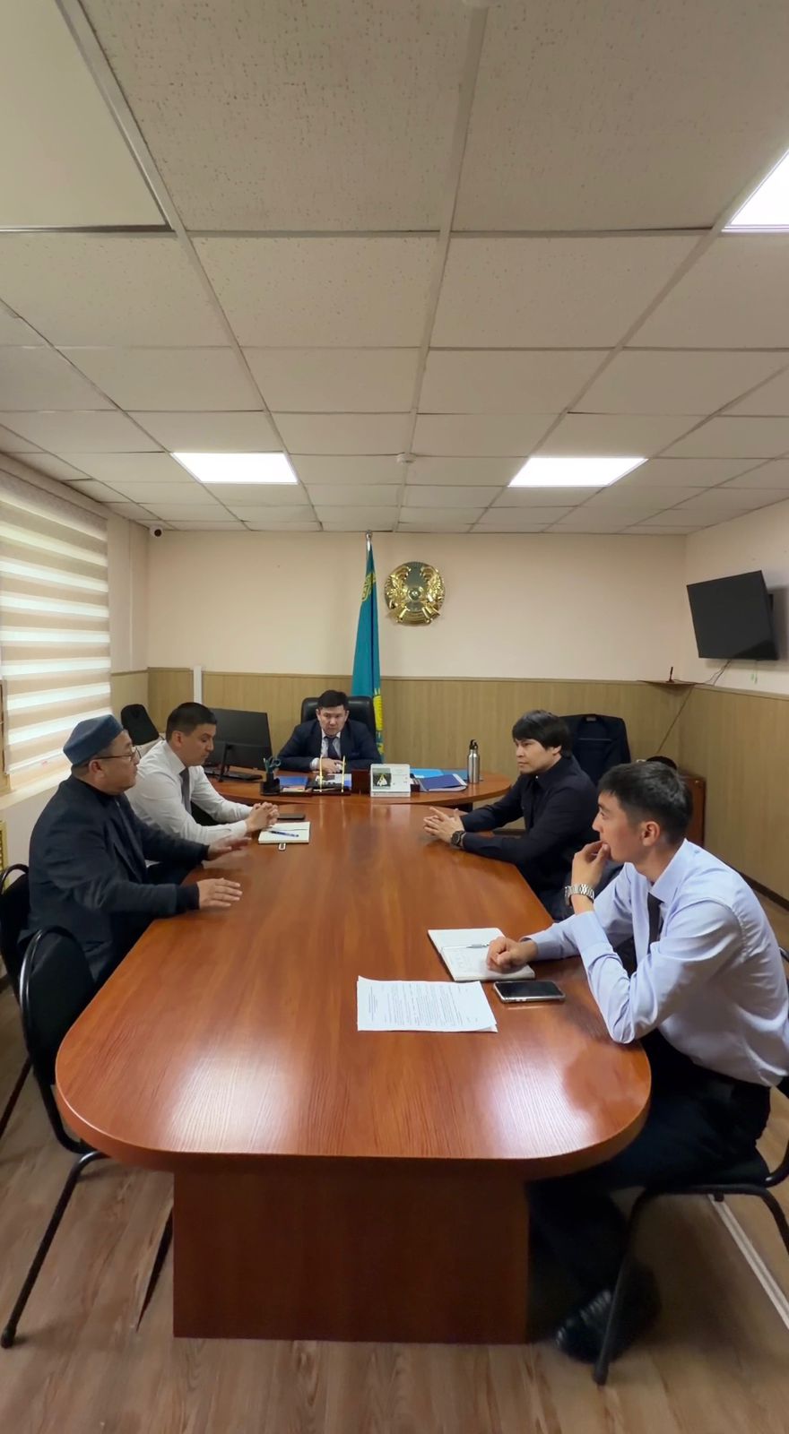 Бүгін, Өмірзақ ауылы аумағының санитарлық тазалығына жауапты мердігер мекеме “Ais Bottlers” ЖШС және Ақтау қалалық қоғамдық кеңесінің мүшесі Н. Құлтөреұлының қатысуымен жиын өтті