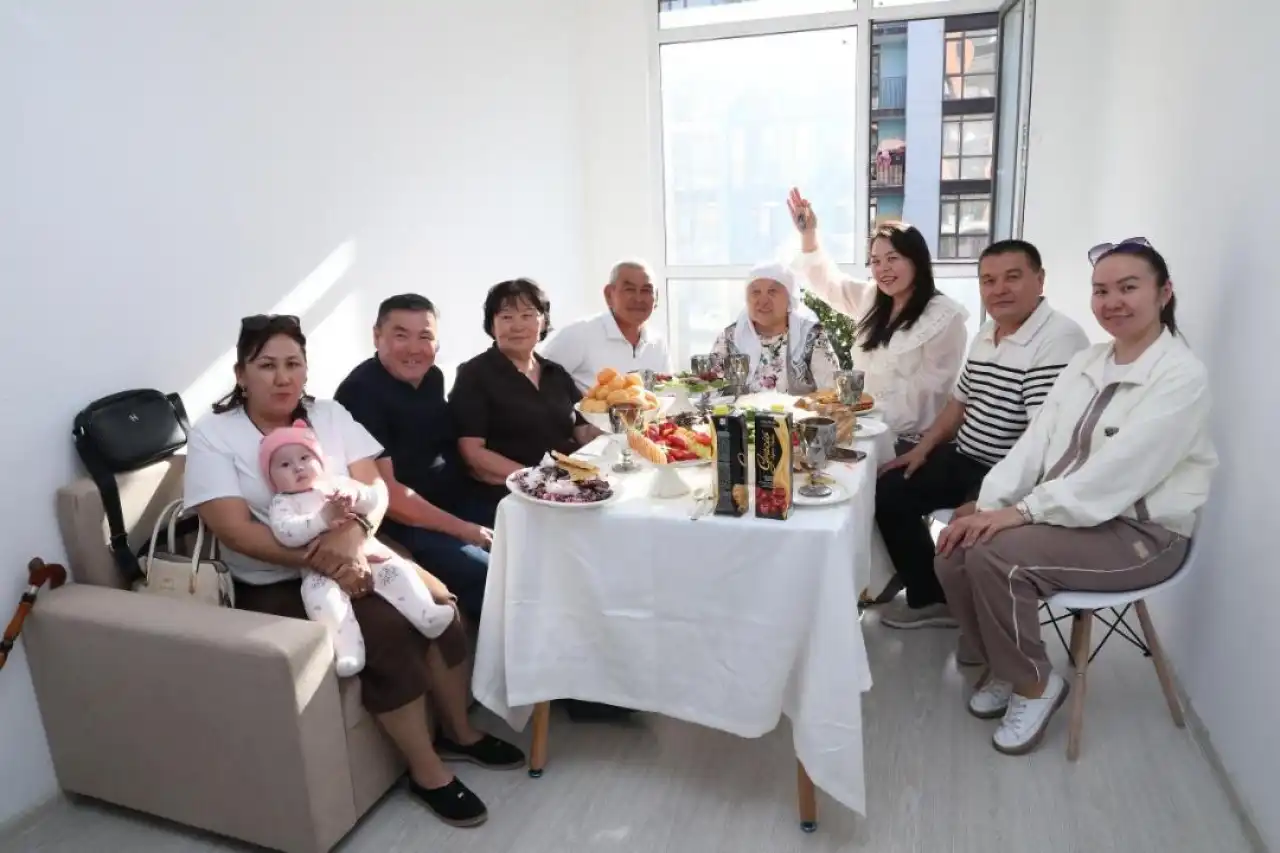 ПРЕЗИДЕНТ ТАБЫСТАҒАН ПӘТЕРЛЕРГЕ ЖАС ҒАЛЫМДАР ҚОНЫСТАНДЫ