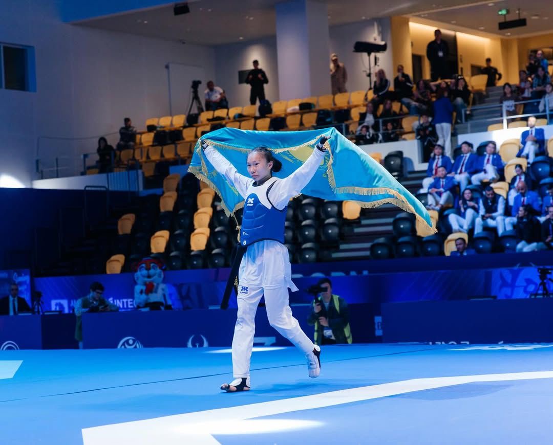 Астаналық таеквондошы жасөспірімдер арасындағы әлем чемпионатында тарихи алтын медаль жеңіп алды