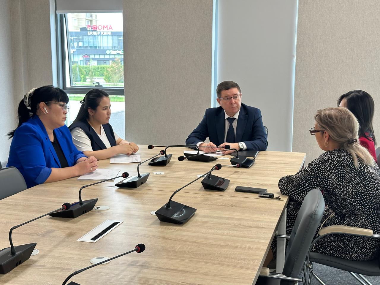 🔰 «АШЫҚ ЕСІК КҮНІ»: АЗАМАТТАРДЫҢ ӨТІНІШТЕРІ МЕН ҰСЫНЫСТАРЫ АШЫҚ ДИАЛОГ АЛАҢЫНДА!