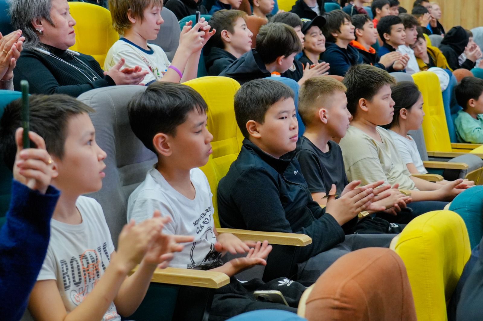 «Заң мен тәртіп»: спортшылармен ашық кездесу өтті