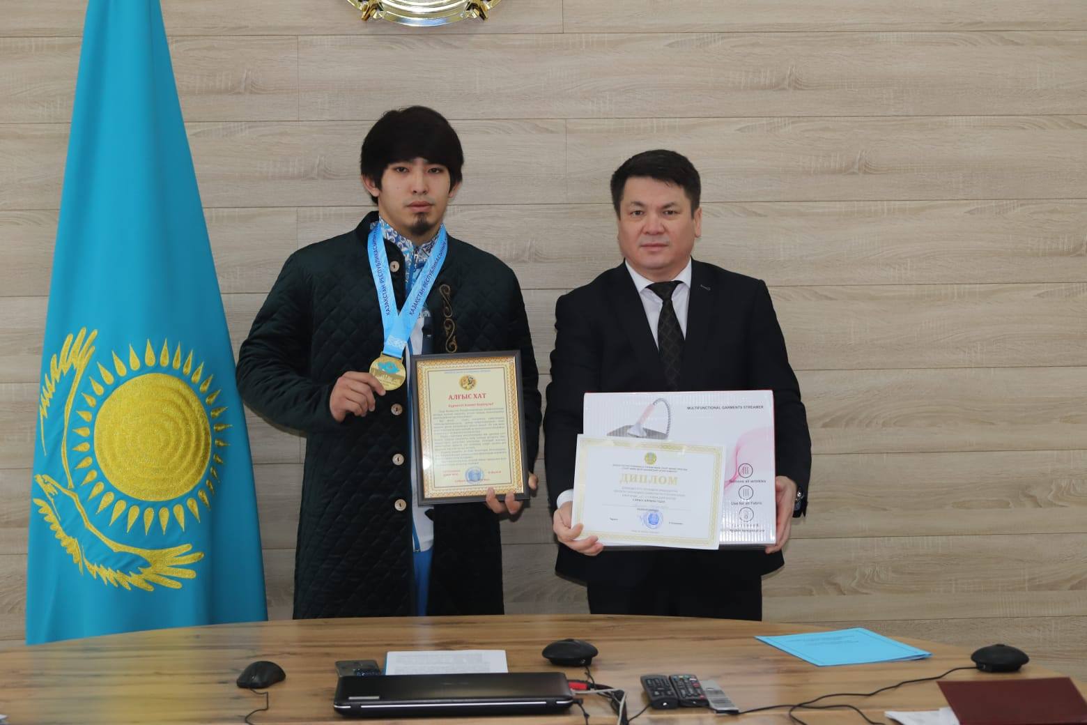 АУДАН ӘКІМІ ЧЕМПИОНДЫ ҚАБЫЛДАДЫ