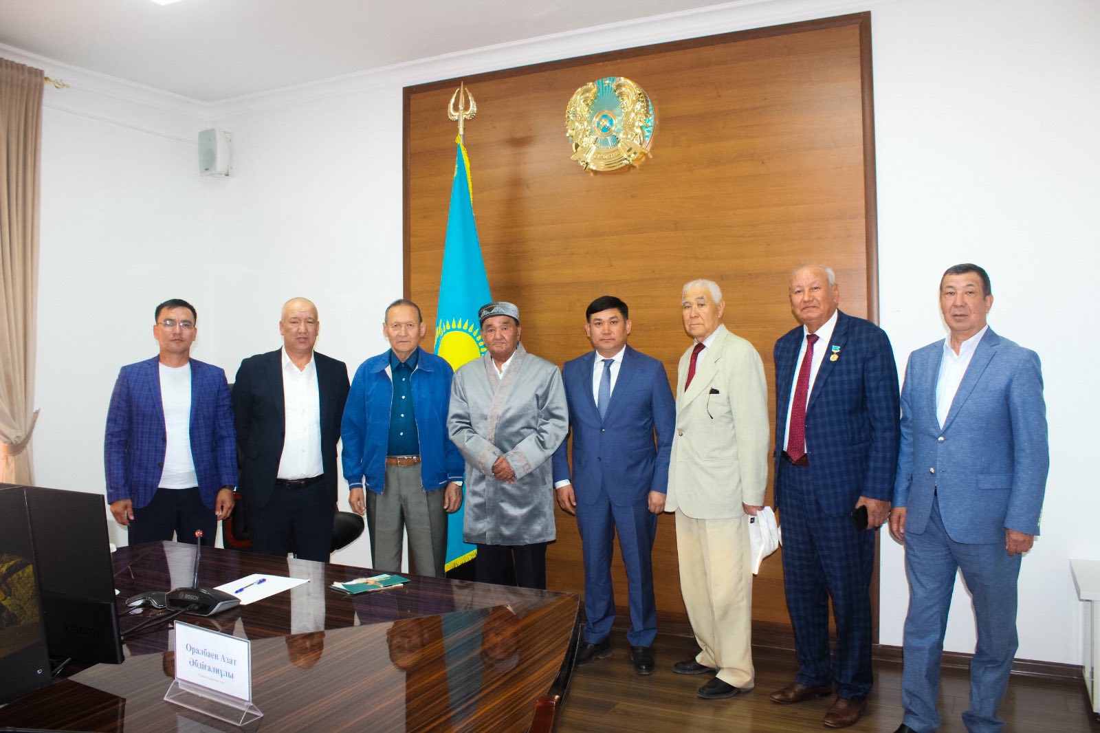 ЖАЗУШЫЛАР ОДАҒЫНЫҢ ҚАТАРЫ ТОЛЫҚТЫ