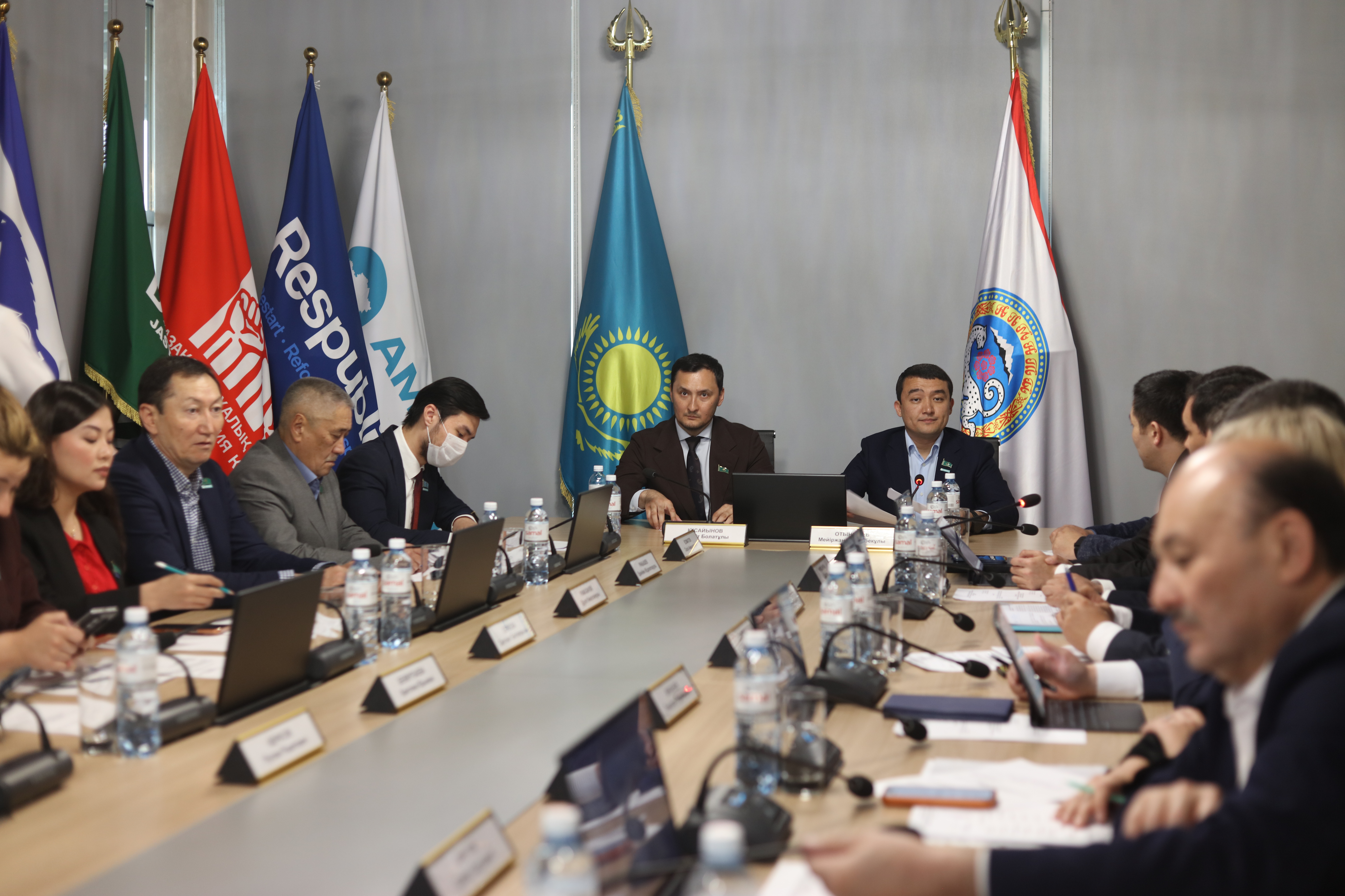 Дене шынықтыру және спорт саласын дамытуға қатысты өзекті мәселелер қаралды