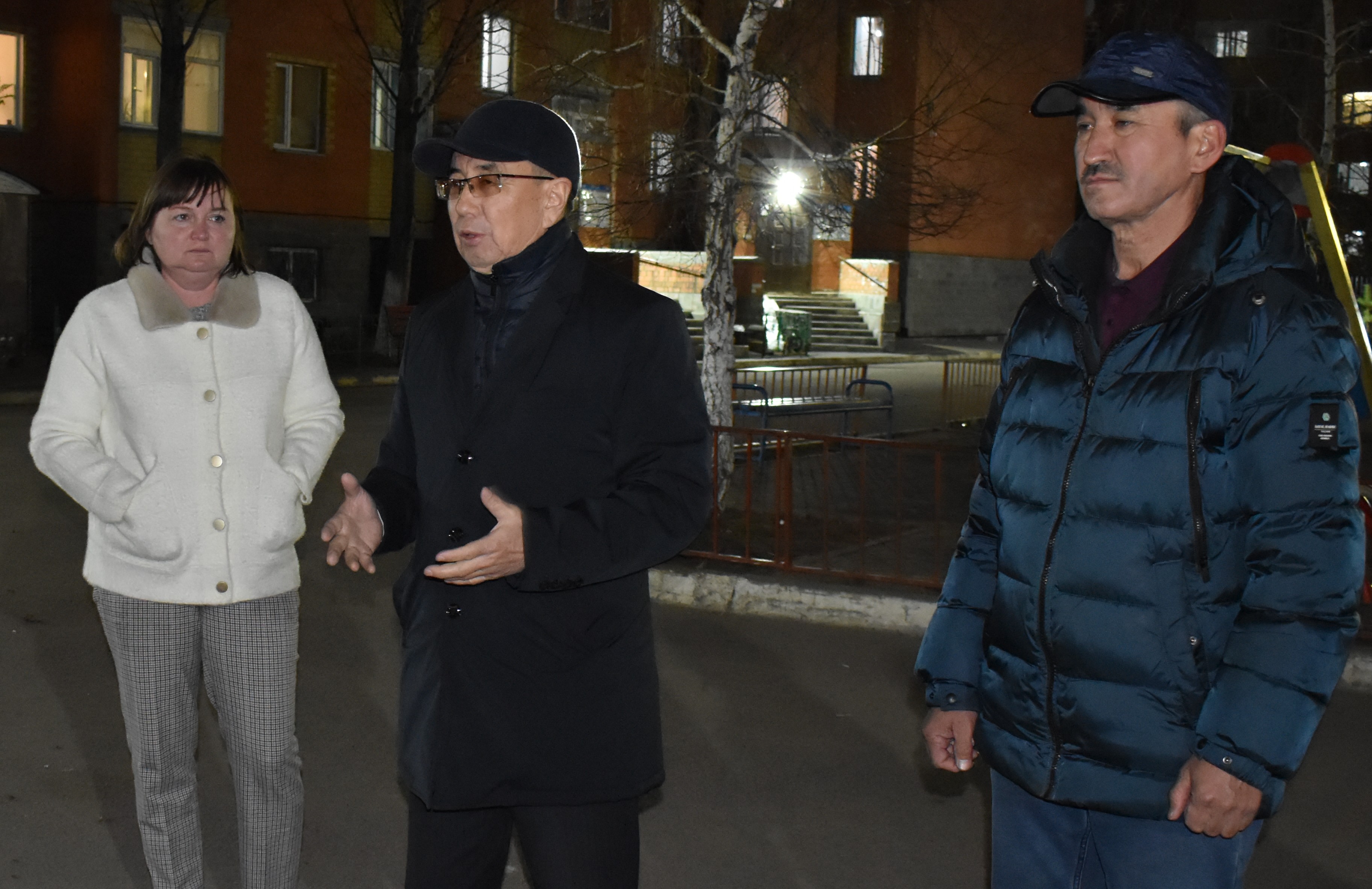 МӘСЛИХАТ ДЕПУТАТТАРЫ ЕСЕПТІК КЕЗДЕСУЛЕР ӨТКІЗУДЕ