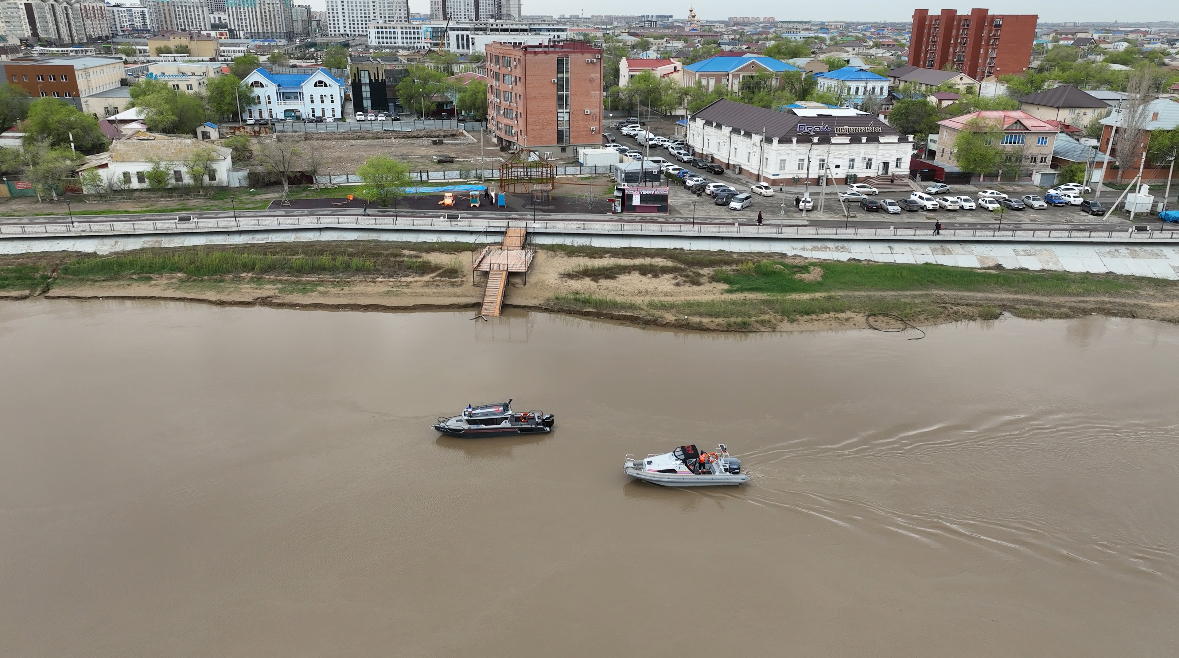 Спасатели Атырау ежедневно патрулируют реку Урал