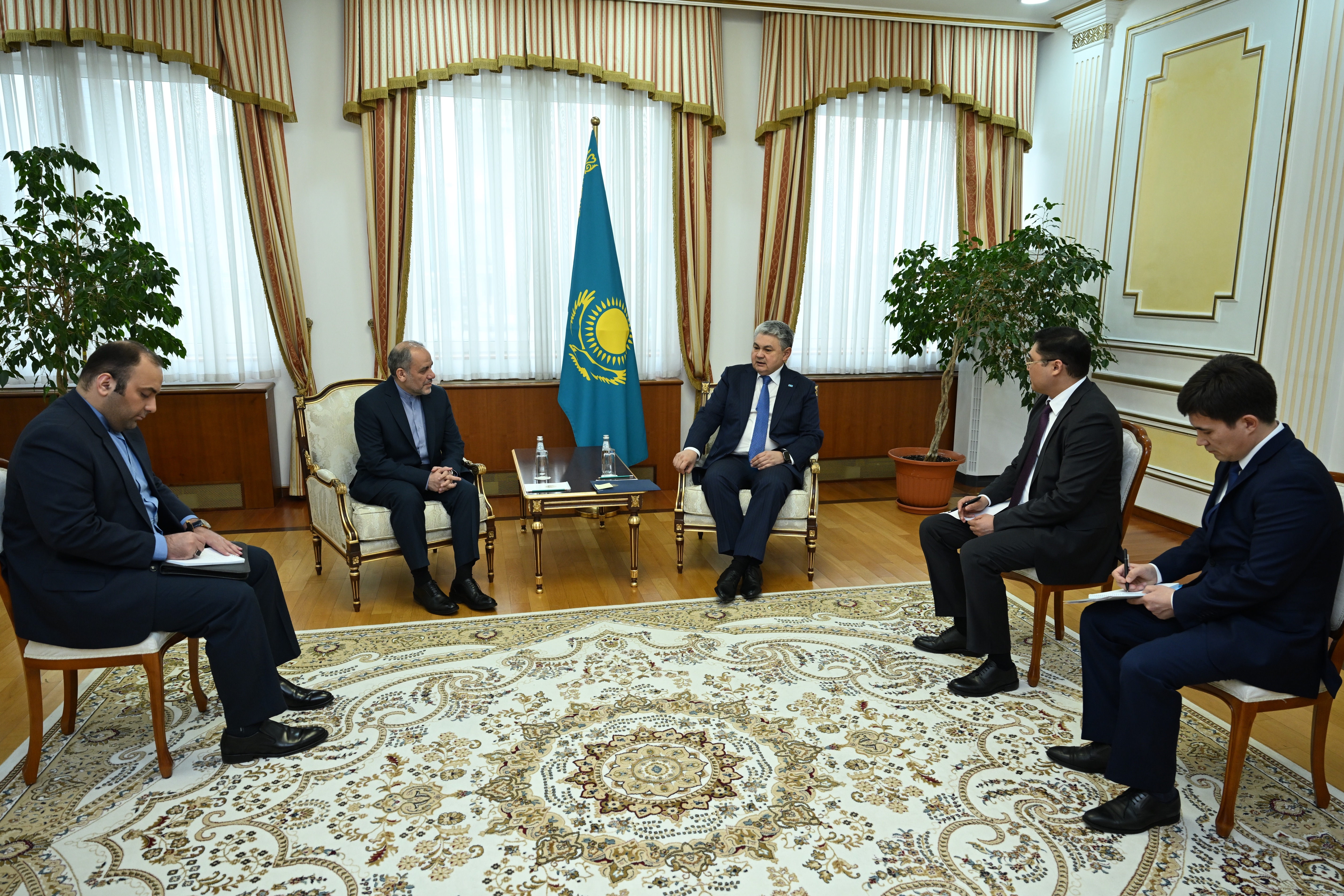 Сыртқы істер министрі Иран Елшісін қабылдады