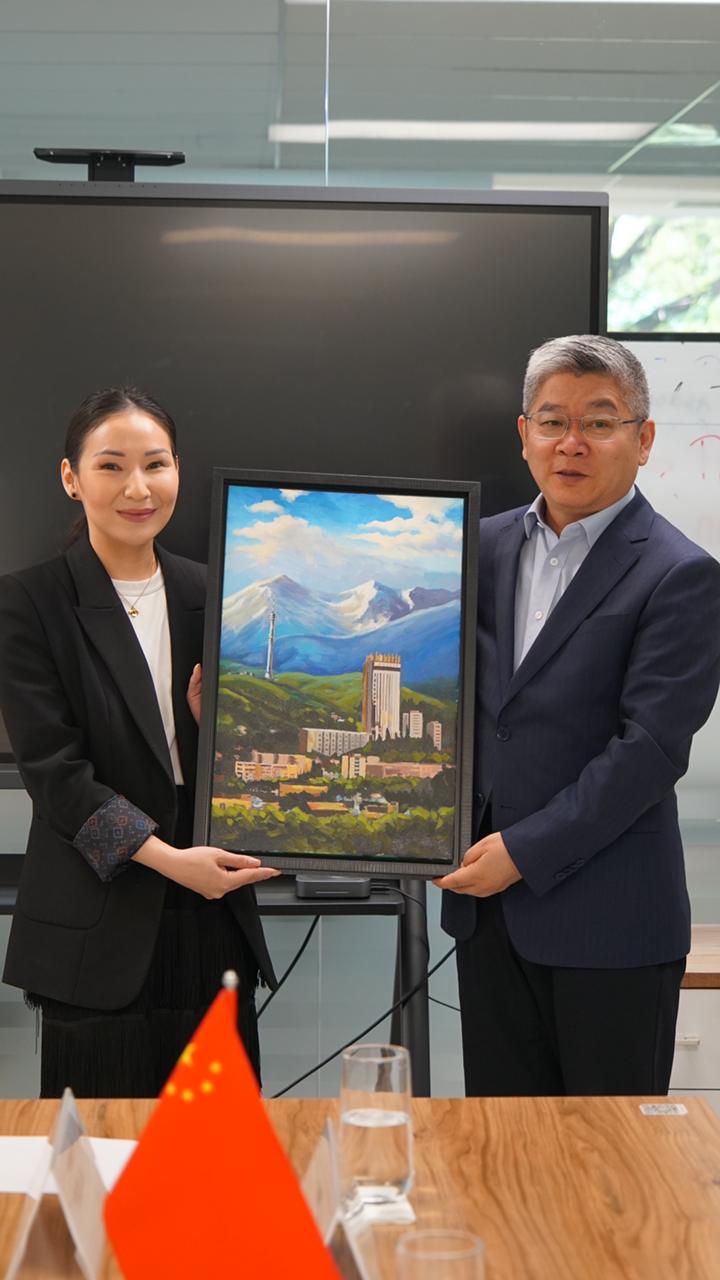 Алматы қаласы Туризм басқармасының өкілдері ҚХР Цзянсу провинциясы Сыртқы істер жөніндегі канцеляриясы директорының орынбасары Цзинь Шанцзюнь бастаған делегациямен кездесу өткізді.