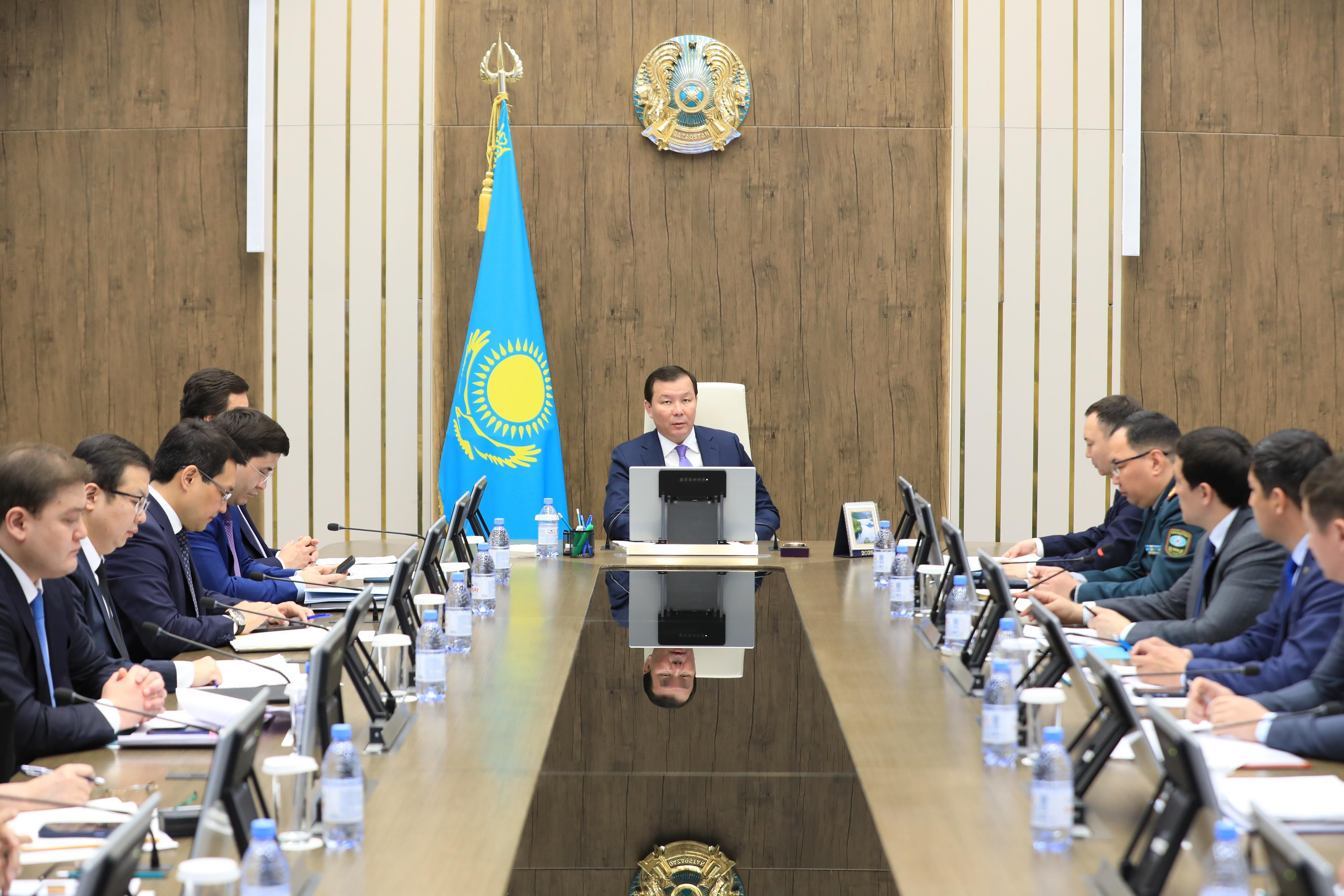 «Жасыл ел» бағдарламасын іске асыру мәселесі облыс әкімі Асхат Шахаровтың төрағалығымен өткен аппарат мәжілісінде қаралды.