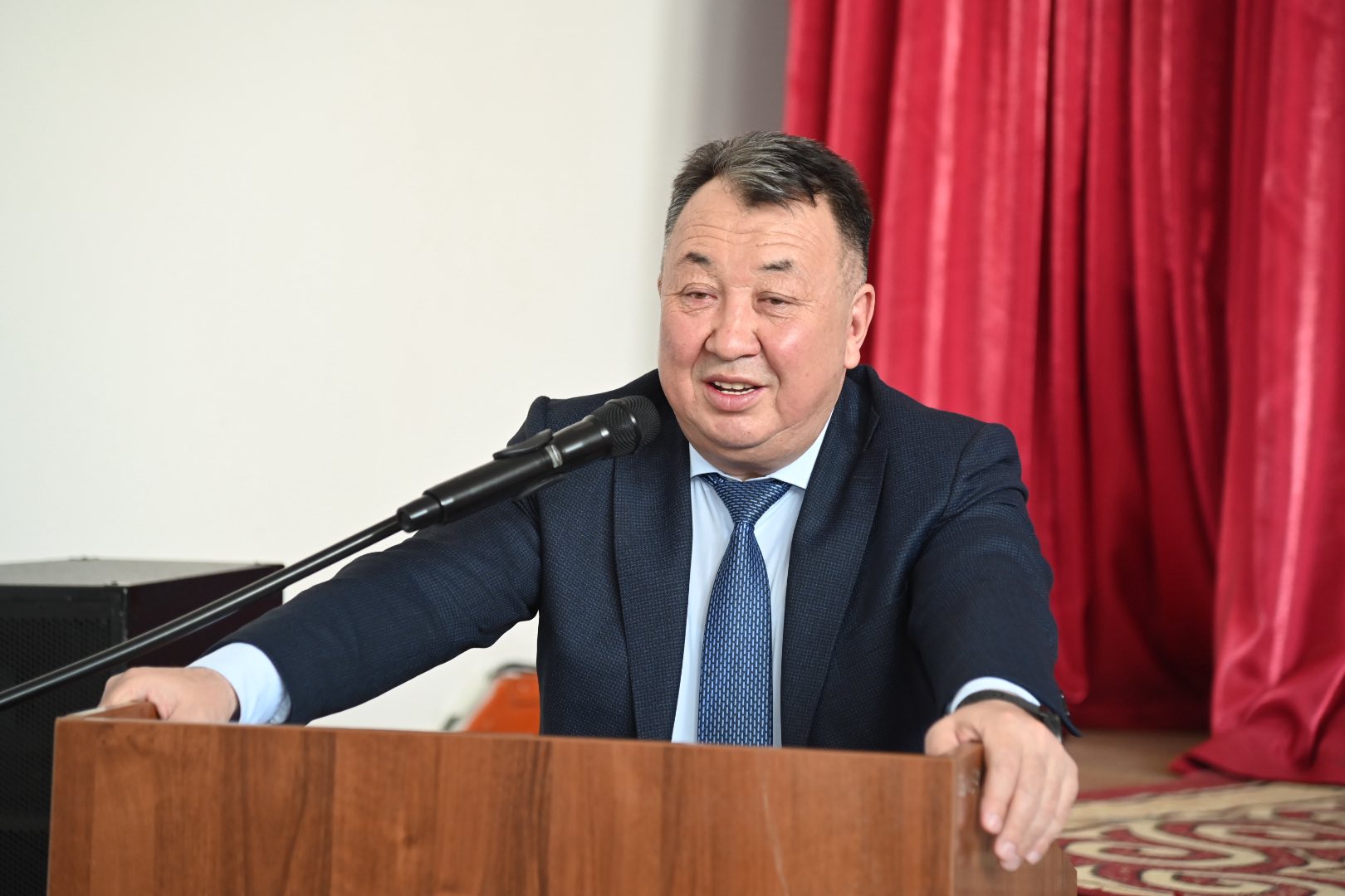 АУДАН БАСШЫСЫ ҚЫЗЕМШЕК КЕНТІНІҢ ТҰРҒЫНДАРЫМЕН КЕЗДЕСТІ