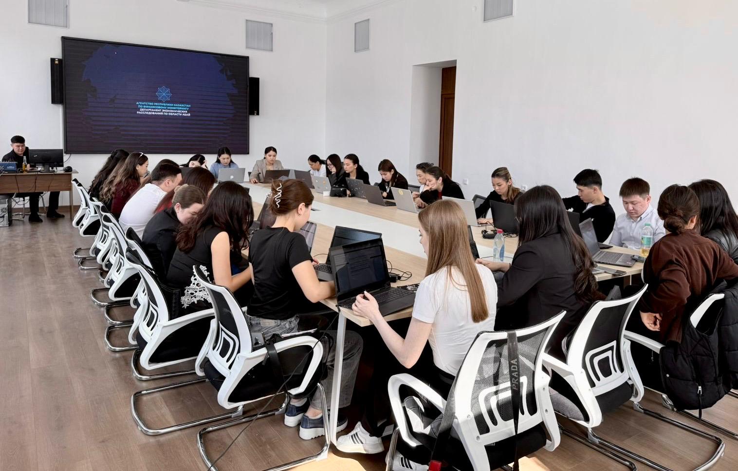 Alikhan bokeikhan University заң факультетінің студенттері қаржылық қауіпсіздік бойынша Ұлттық олимпиадаға қатысты