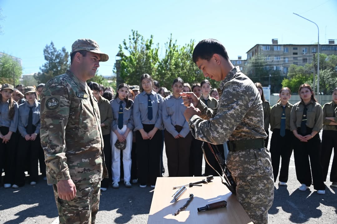 АРМИЯ – ШЫДАМДЫЛЫҚ ПЕН ТӘРТІП МЕКТЕБІ