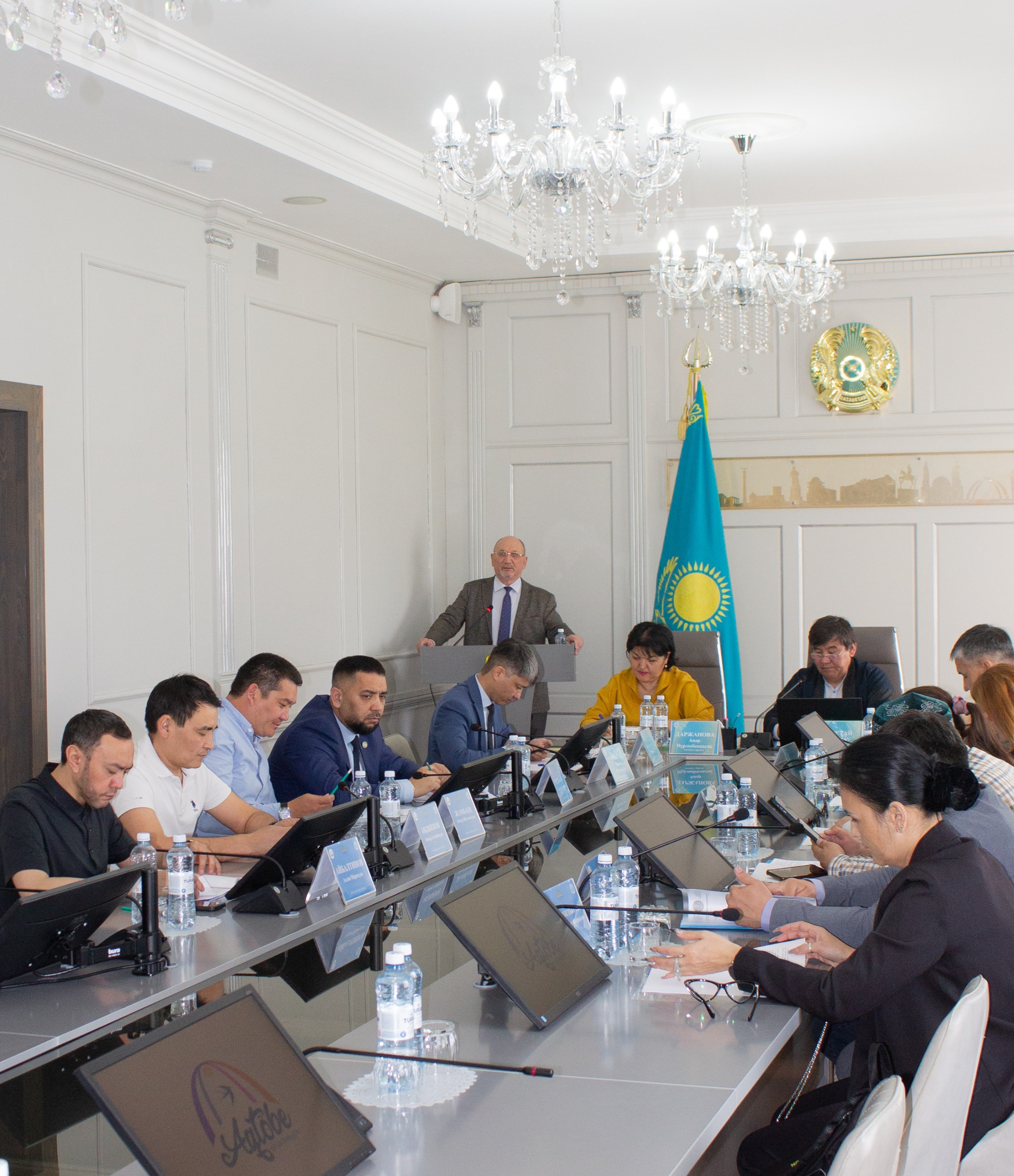 Мәслихаттың аграрлық мәселелер, экология және жер қатынастары бойынша тұрақты комиссия отырысы өтті.