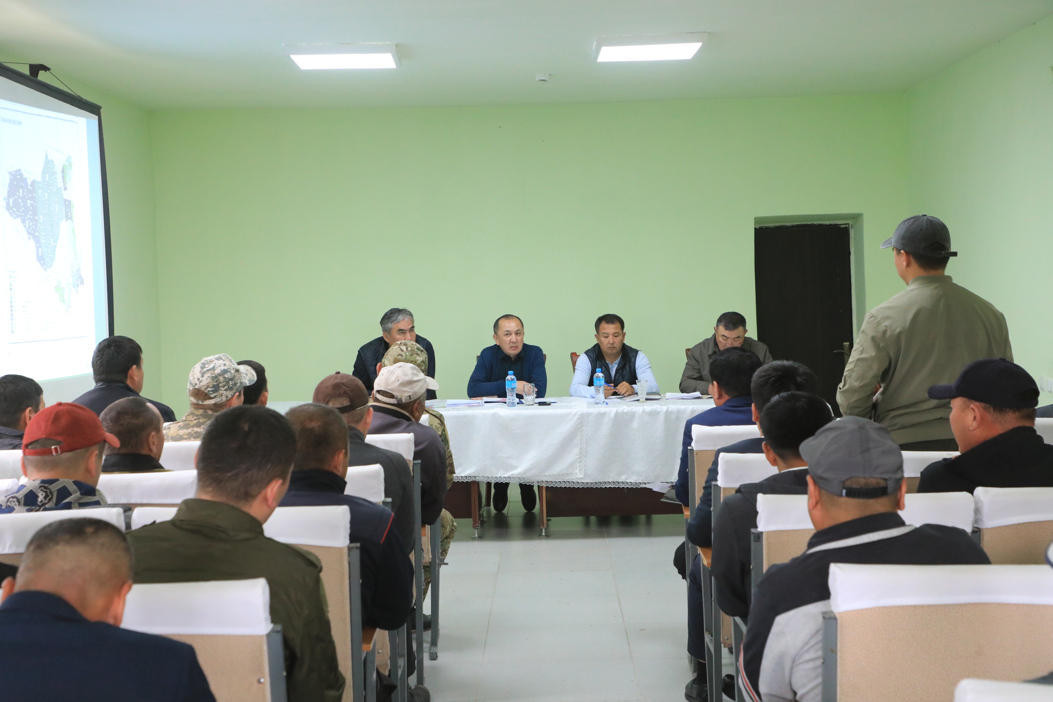 САРЫАГАШ: СОСТОЯЛОСЬ ШТАБНОЕ ЗАСЕДАНИЕ ПО БОРЬБЕ С САРАНЧОЙ