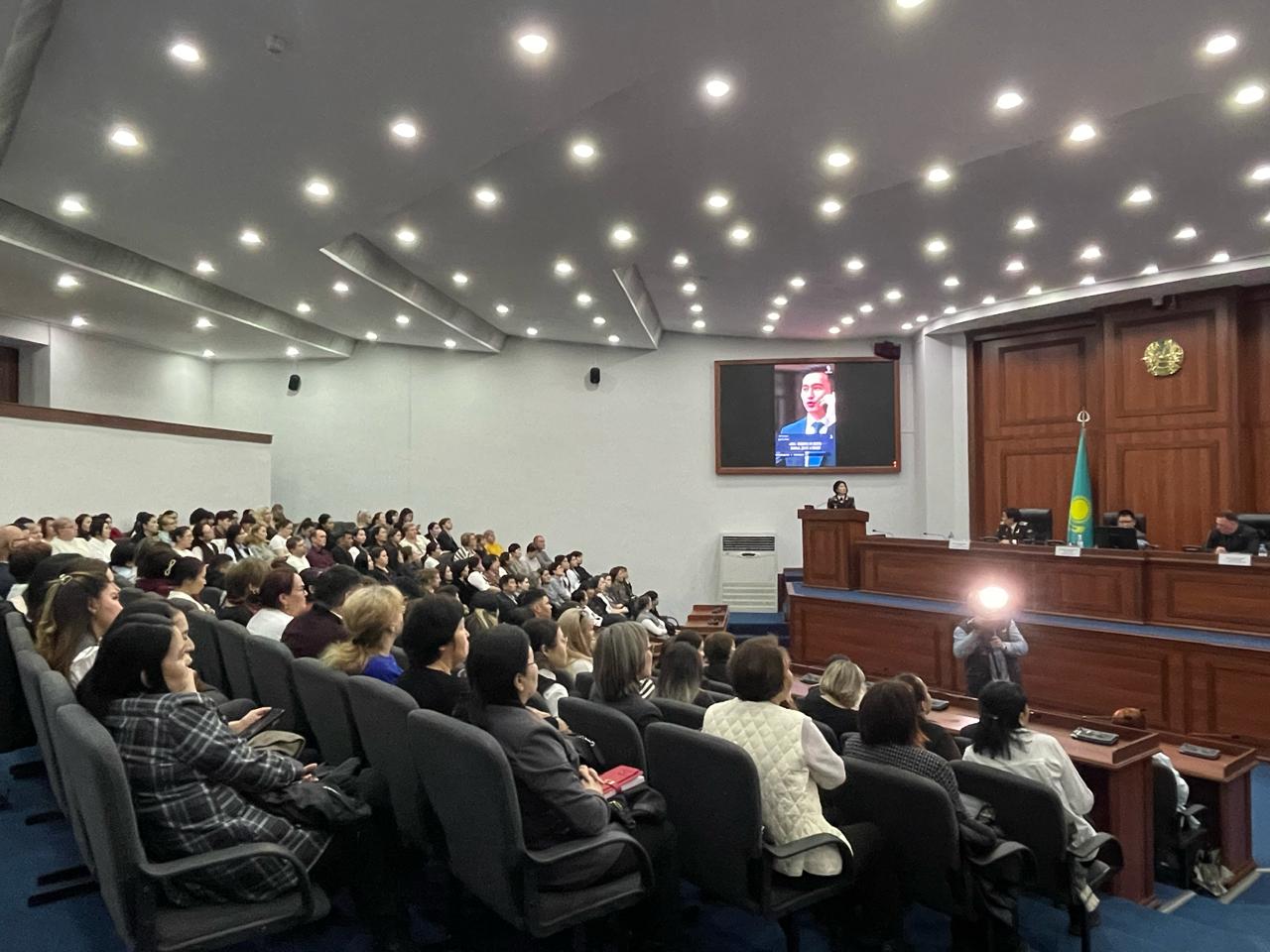 Өскемен мұғалімдеріне қаржылық пирамидалардың құрбаны болмаудың жолдары түсіндірілді