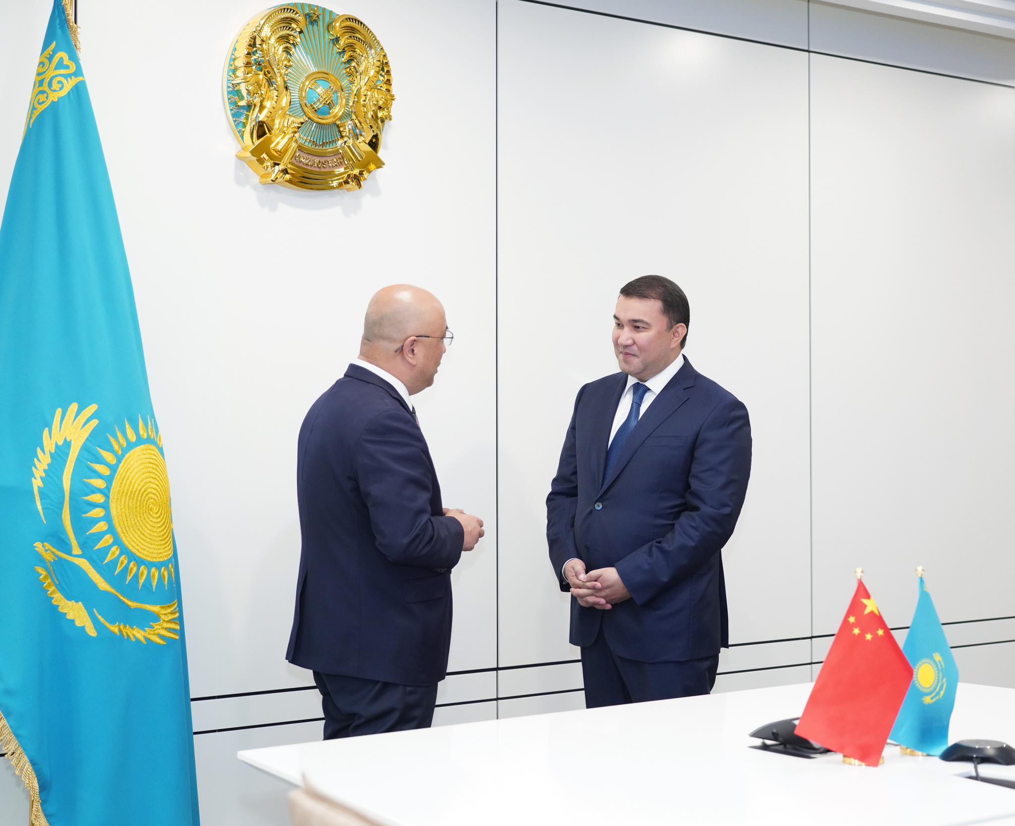 В ТУРКЕСТАНСКОЙ ОБЛАСТИ СТРОЯТ КРУПНУЮ СОЛНЕЧНУЮ ЭЛЕКТРОСТАНЦИЮ МОЩНОСТЬЮ 300 МВТ