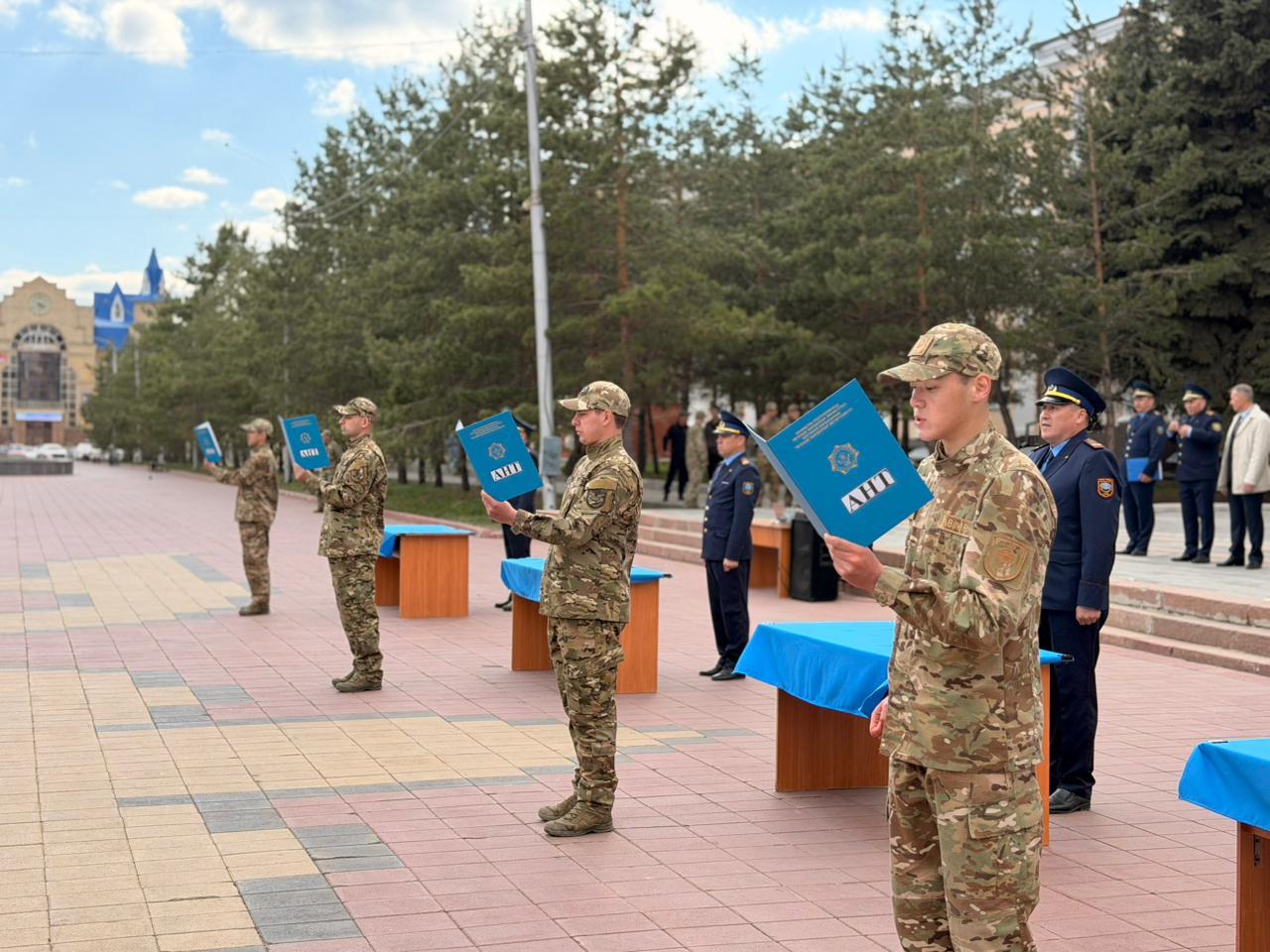 38 спасателей приняли присягу в ДЧС Костанайской области