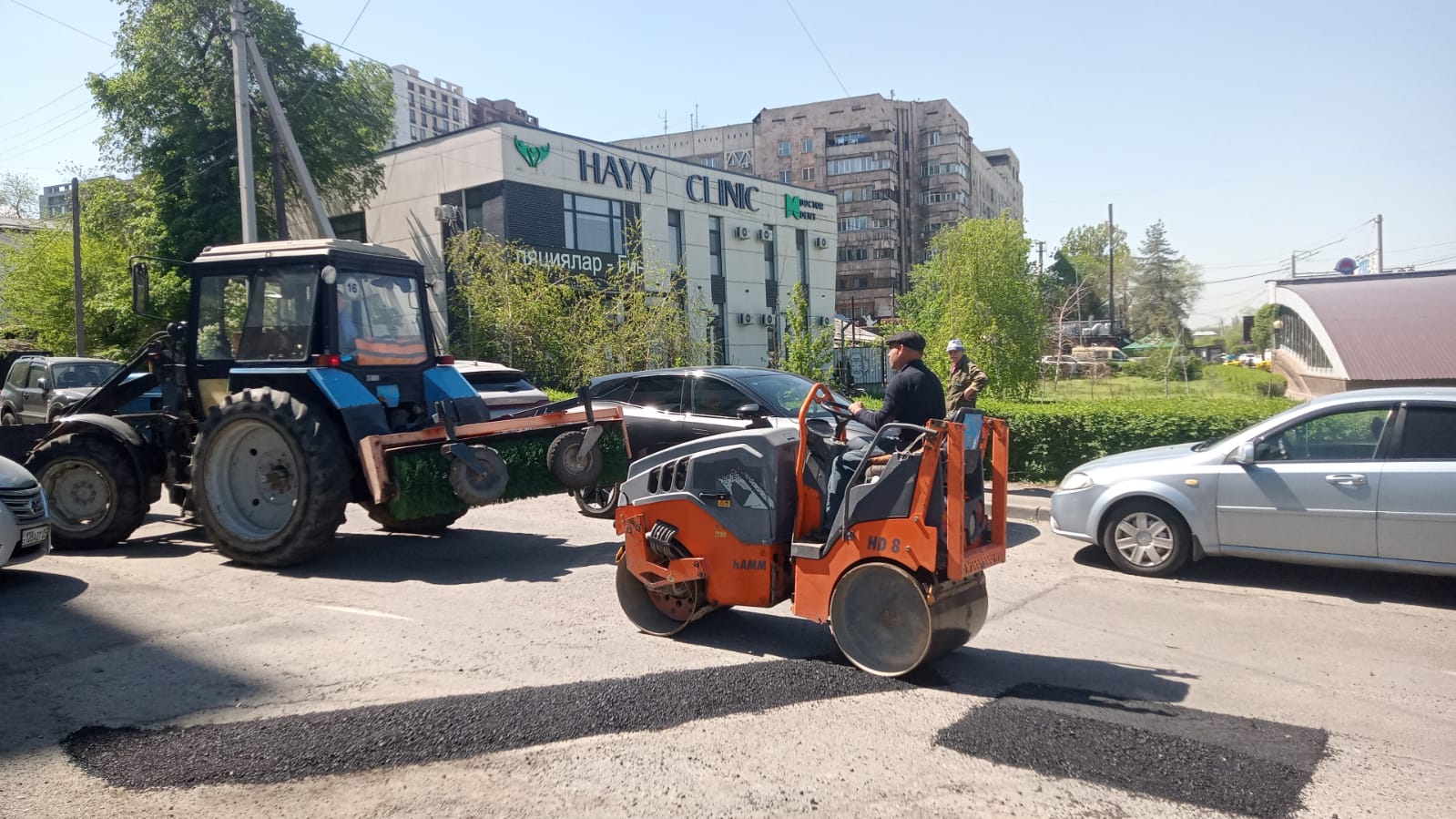 Алматының Бостандық ауданында көше-жол желісін  жөндеу жұмыстары жалғасуда