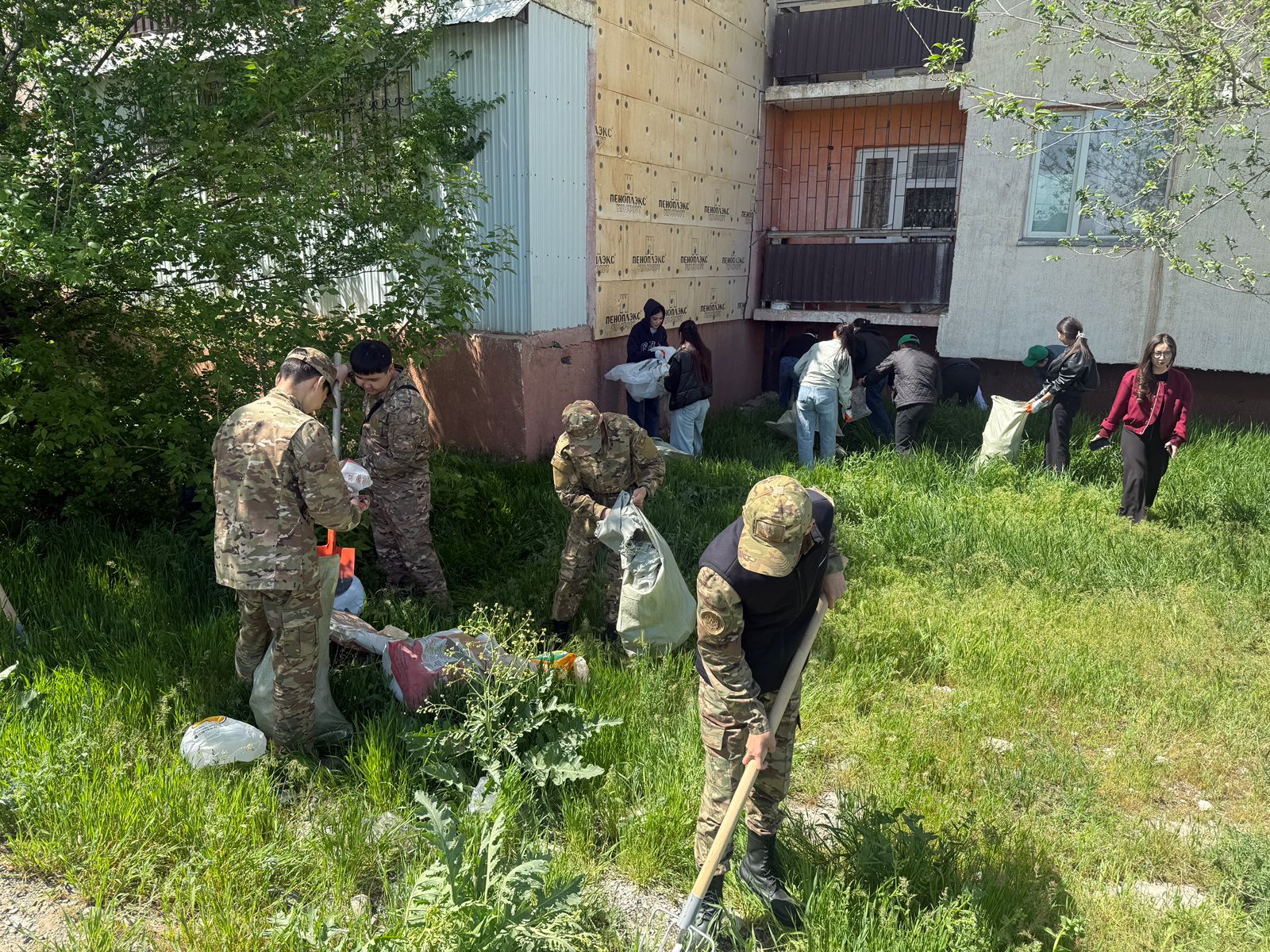 Жамбыл облысында «Таза Қазақстан» экологиялық акциясы аясында «Таза аула» акциясы өткізілді