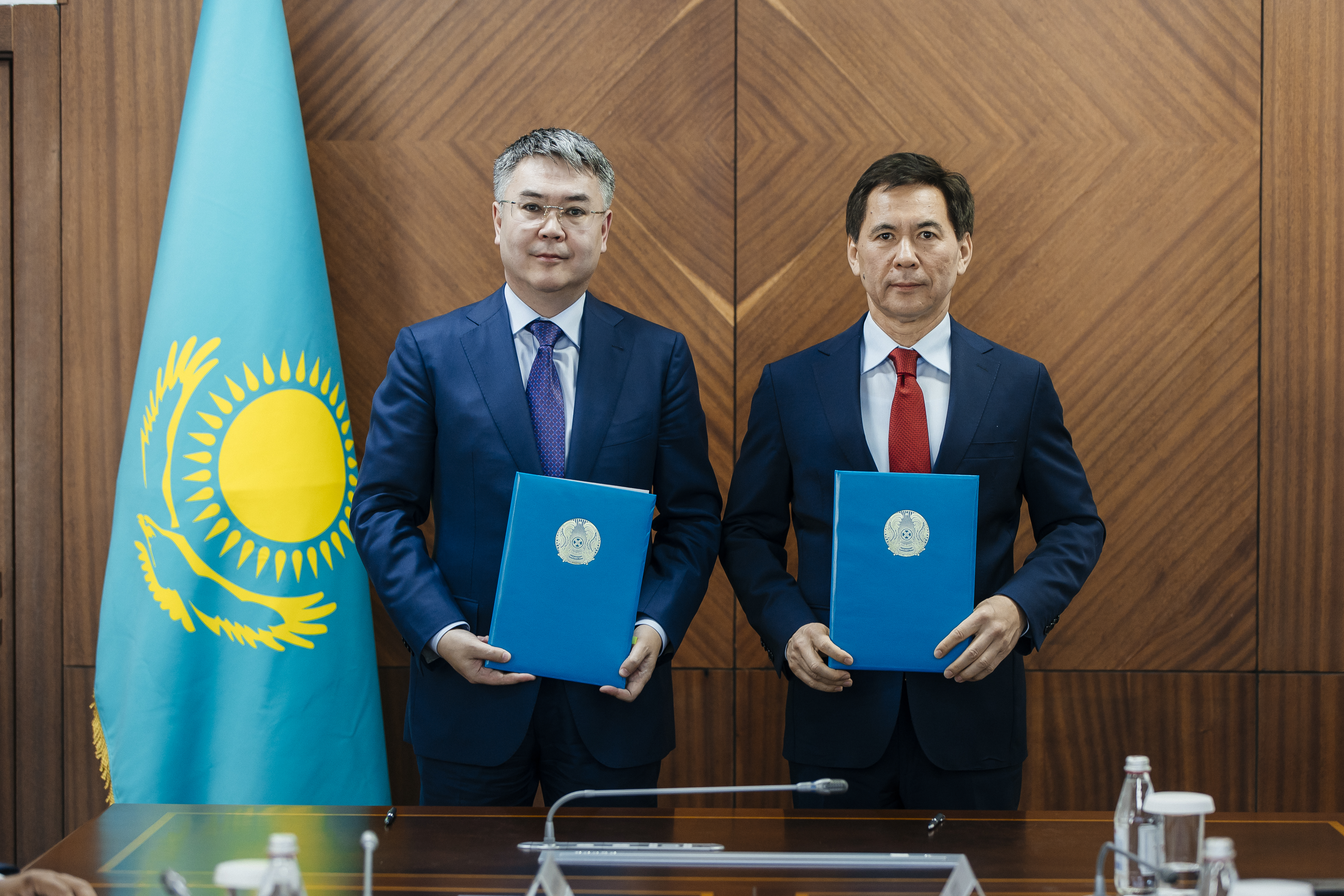 «АТЫРАУ» ФУТБОЛ КЛУБЫ КОММЕРЦИЯЛАНДЫ