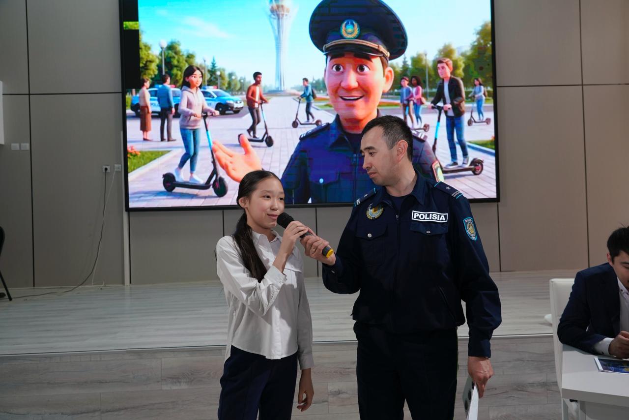 «Заң мен тәртіп»: Астанада мектеп оқушыларына жол ережелерін қатаң сақтау мәселесі түсіндірілді