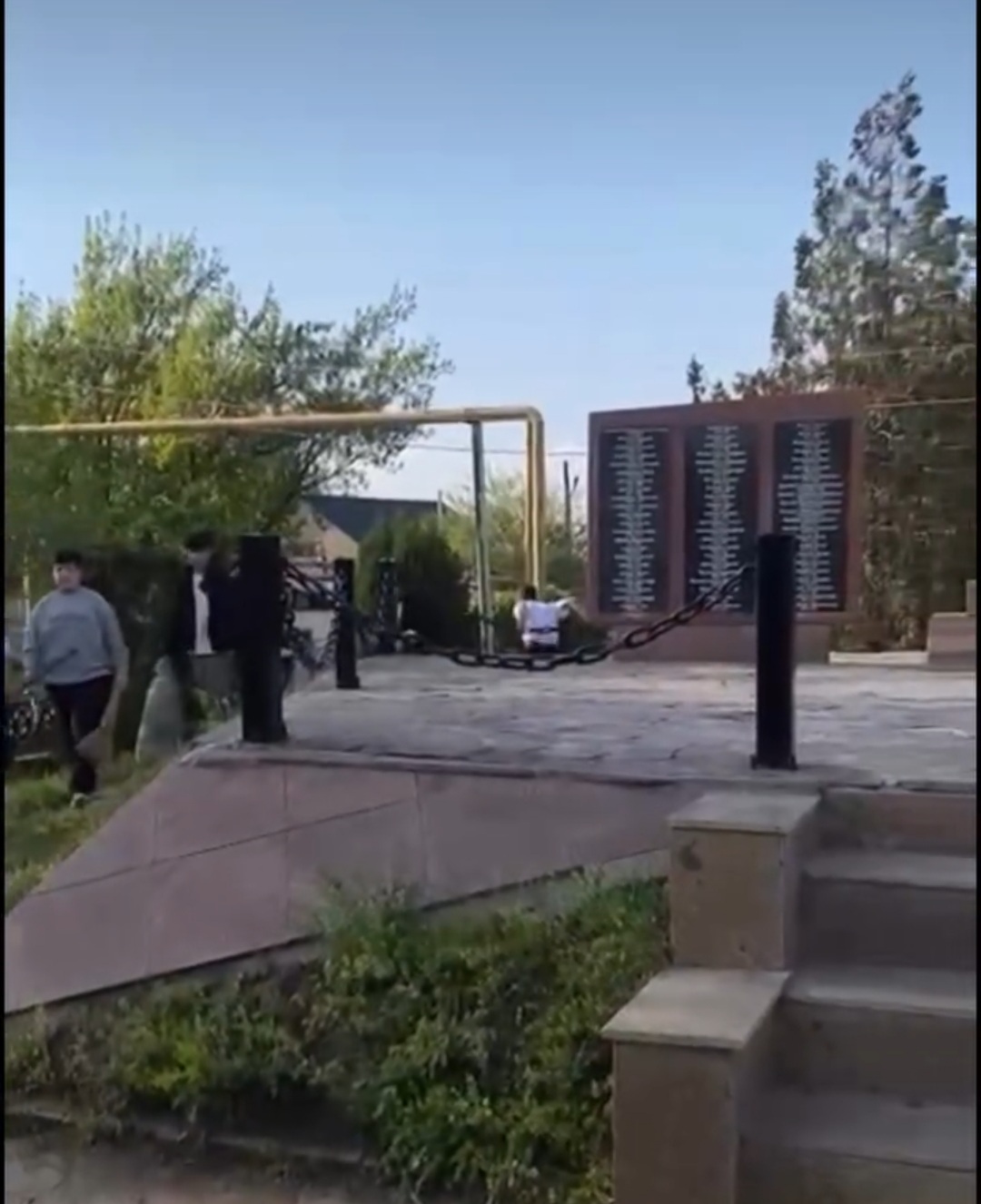 Ескерткіш аумағында тазалық жұмыстары жүргізілді