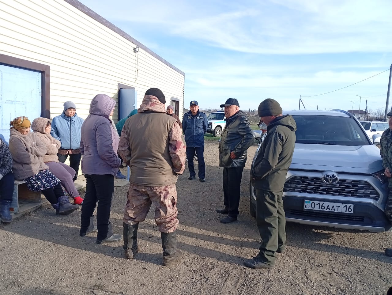 Встреча акима Багратионовского сельского округа А. Чурбанова с населением