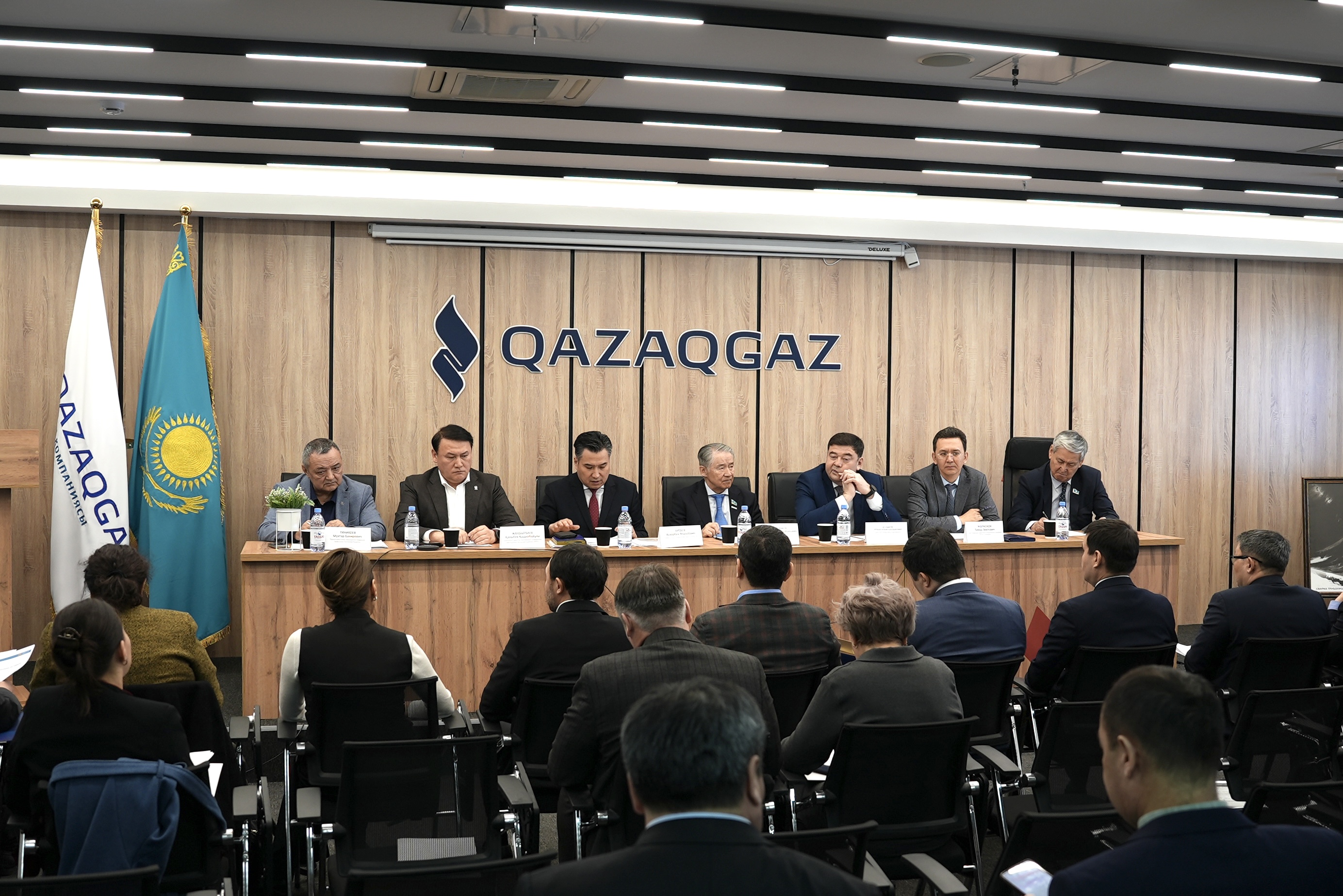 Механизм обеспечения выплат работникам, пострадавшим при исполнении трудовых обязанностей, обсудили в Астане