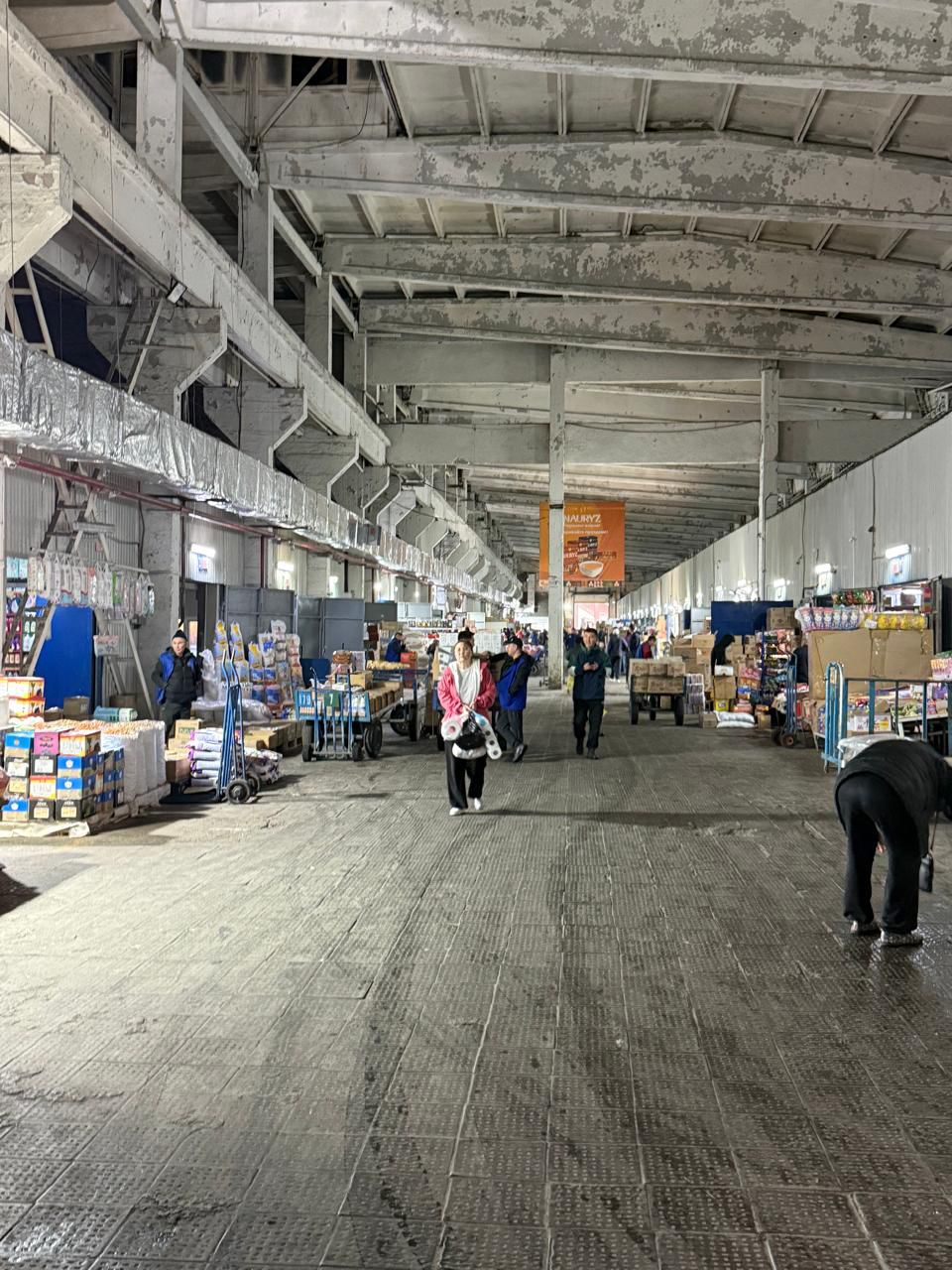 Алматыда әлеуметтік маңызы бар азық-түлік өнімдерінің бағасына мониторинг жүргізіліп келеді