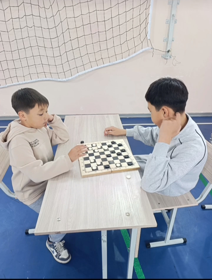 2026 жылдың 16 сәуір күні Жетісу облысы Алакөл ауданы Ақжар ауылдық округінде жасөспірімдер арасында дойбы ойыны жарысы ұйымдастырылды.