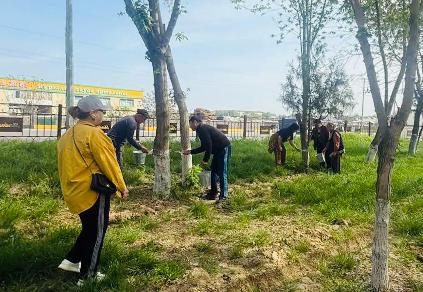 “Таза Қазақстан” экологиялық бағдарламасы аясында аудан әкімі Арман Қарсыбаевтың тапсырмасына сәйкес «Таза аула» тақырыбында аудан көлемінде ауқымды сенбілік ұйымдастырылды.