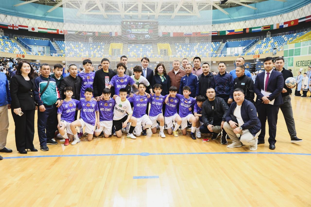 «Келешек мектептері» оқушылары арасында футзалдан республикалық турнир жеңімпаздары марапатталды