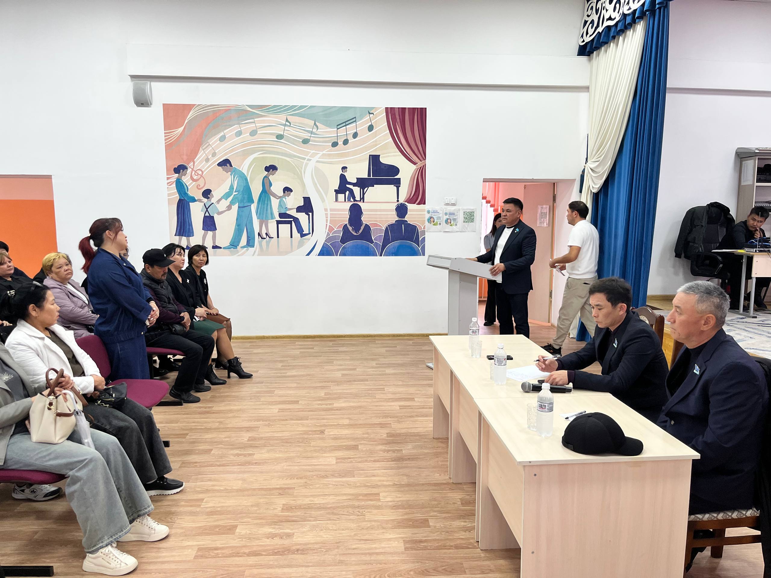 Қала тұрғындарымен кездесу