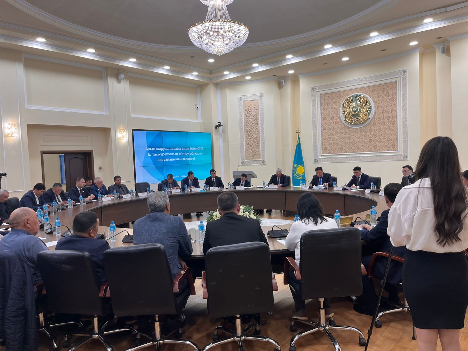 Ербол Тасжүреков Жетісу облысының шаруаларымен кездесті