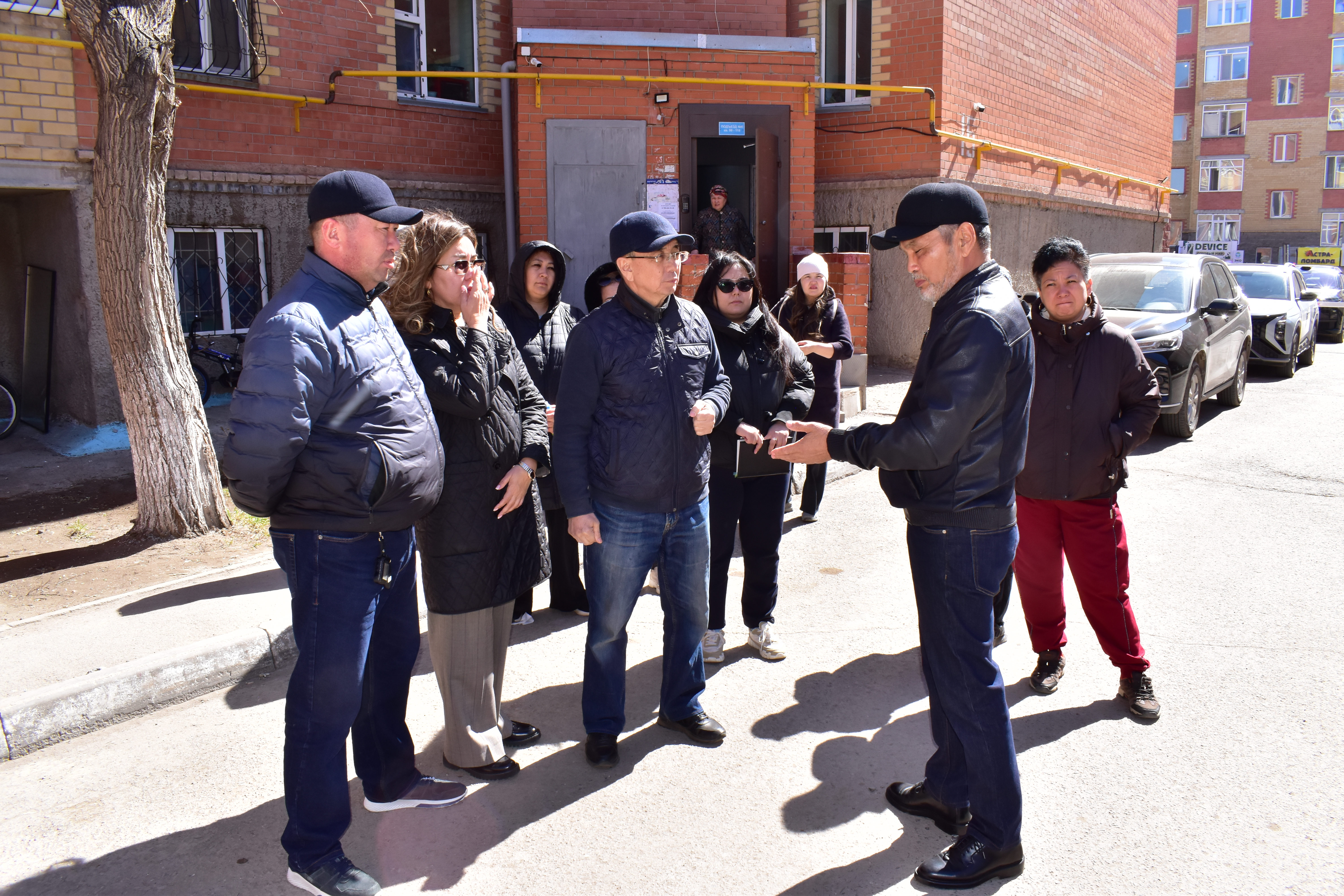 МӘСЛИХАТ ДЕПУТАТТАРЫ ЕСЕПТІК КЕЗДЕСУЛЕР ӨТКІЗУДЕ