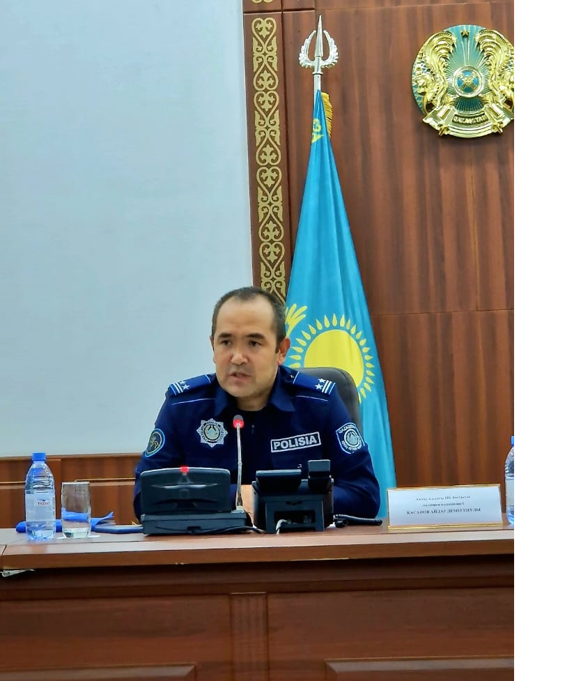 Мұғалімдер полиция қызметкеріне танымдық дәрісі үшін алғыс білдірді