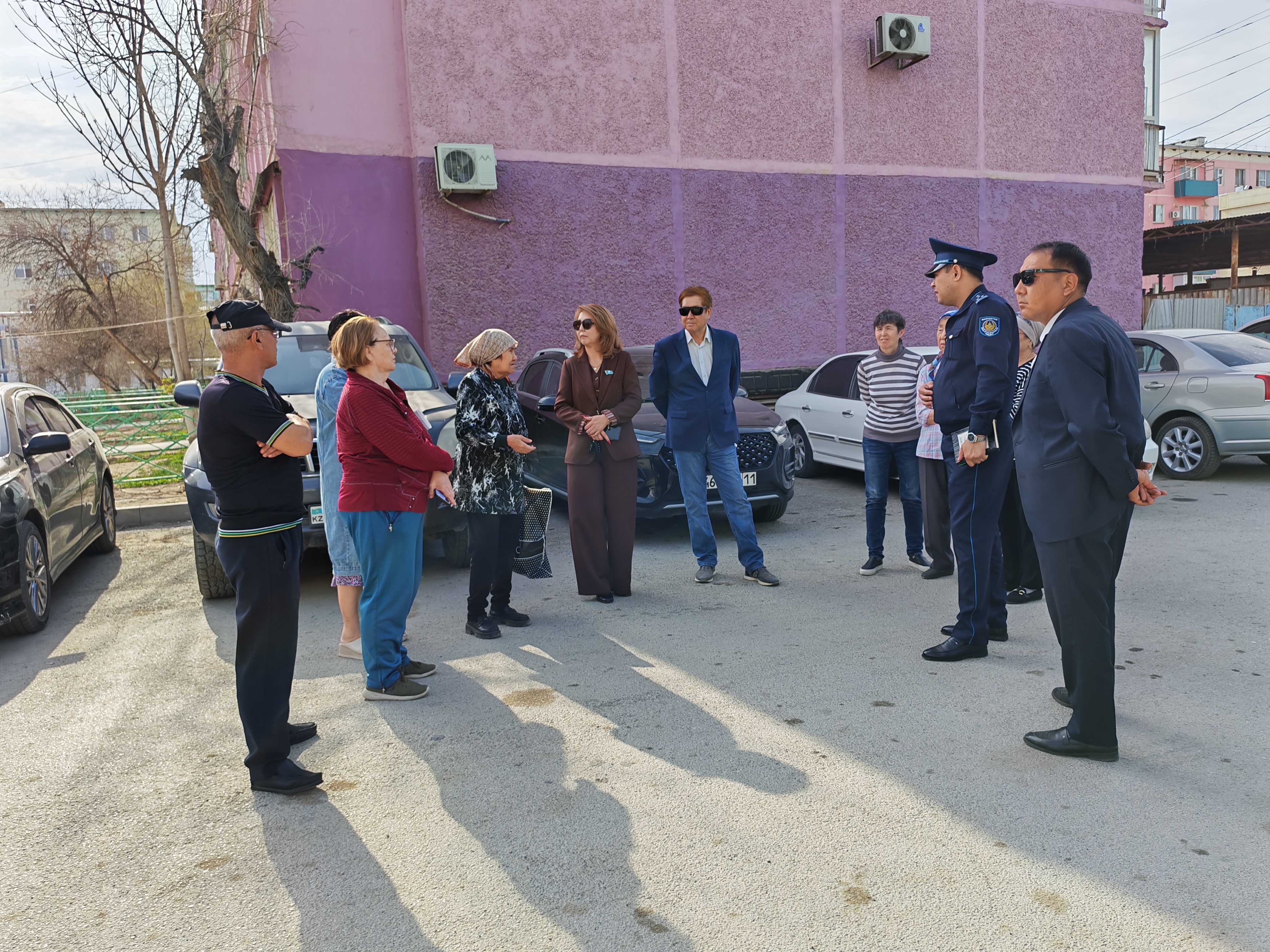 Депутат тұрғындарды қабылдады