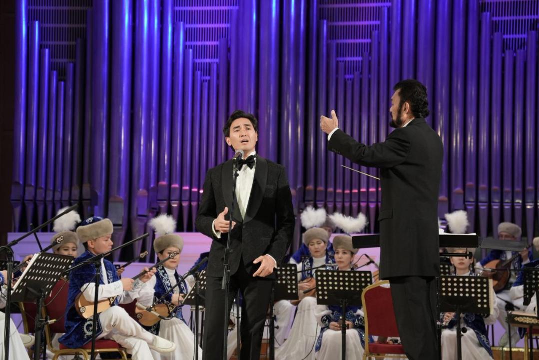 &laquo;Атадан мұра&raquo;: Алматыда Нұрғиса Тілендиевті еске алу кеші өтті