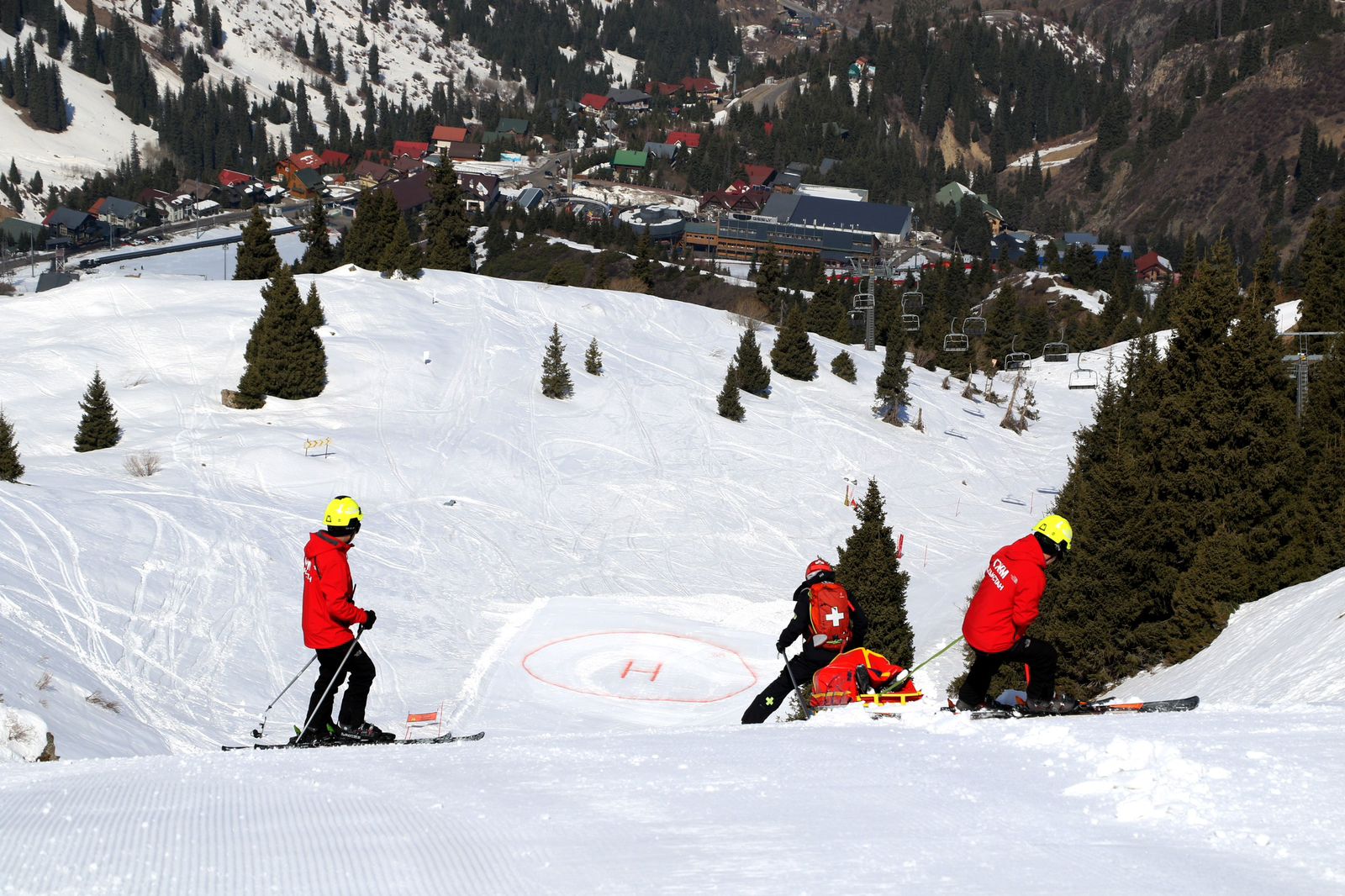 Алматыда көшкін кезінде туристерді құтқару үшін авиацияны қолдану бойынша жаттығу өткізілді