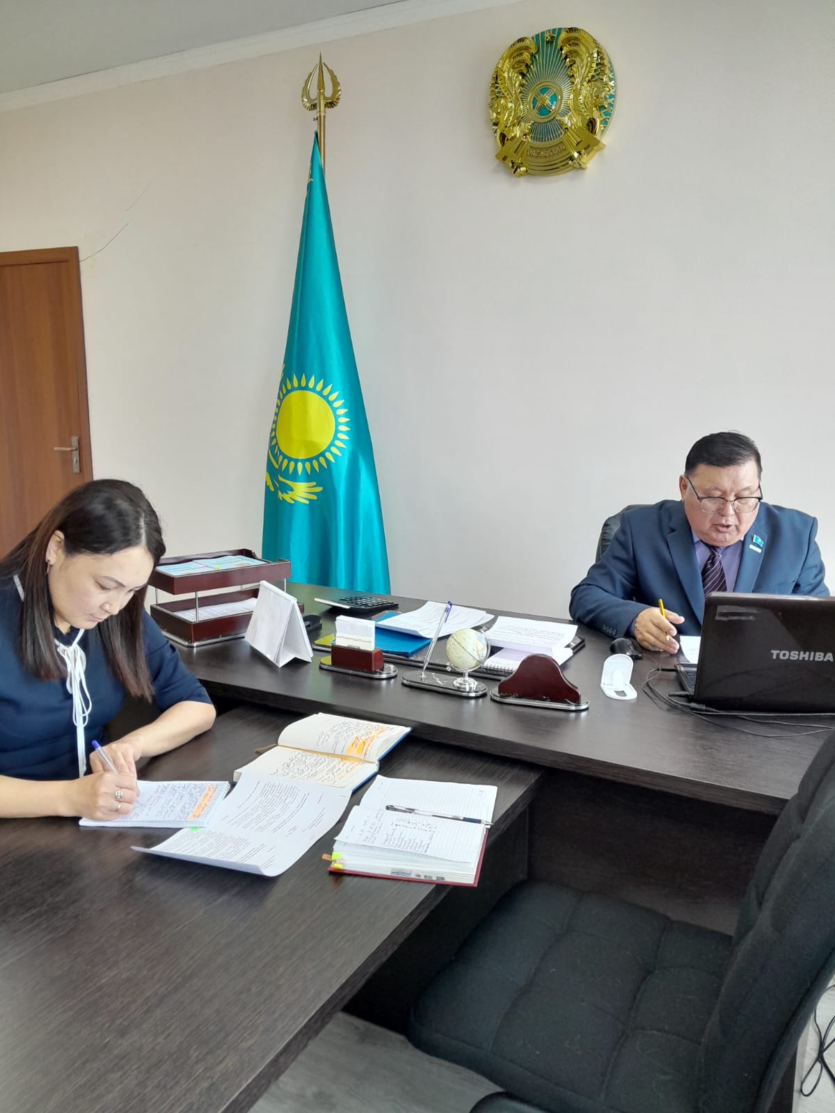 Aудандық мәслихаттың кезектен тыс сессиясы өтті.