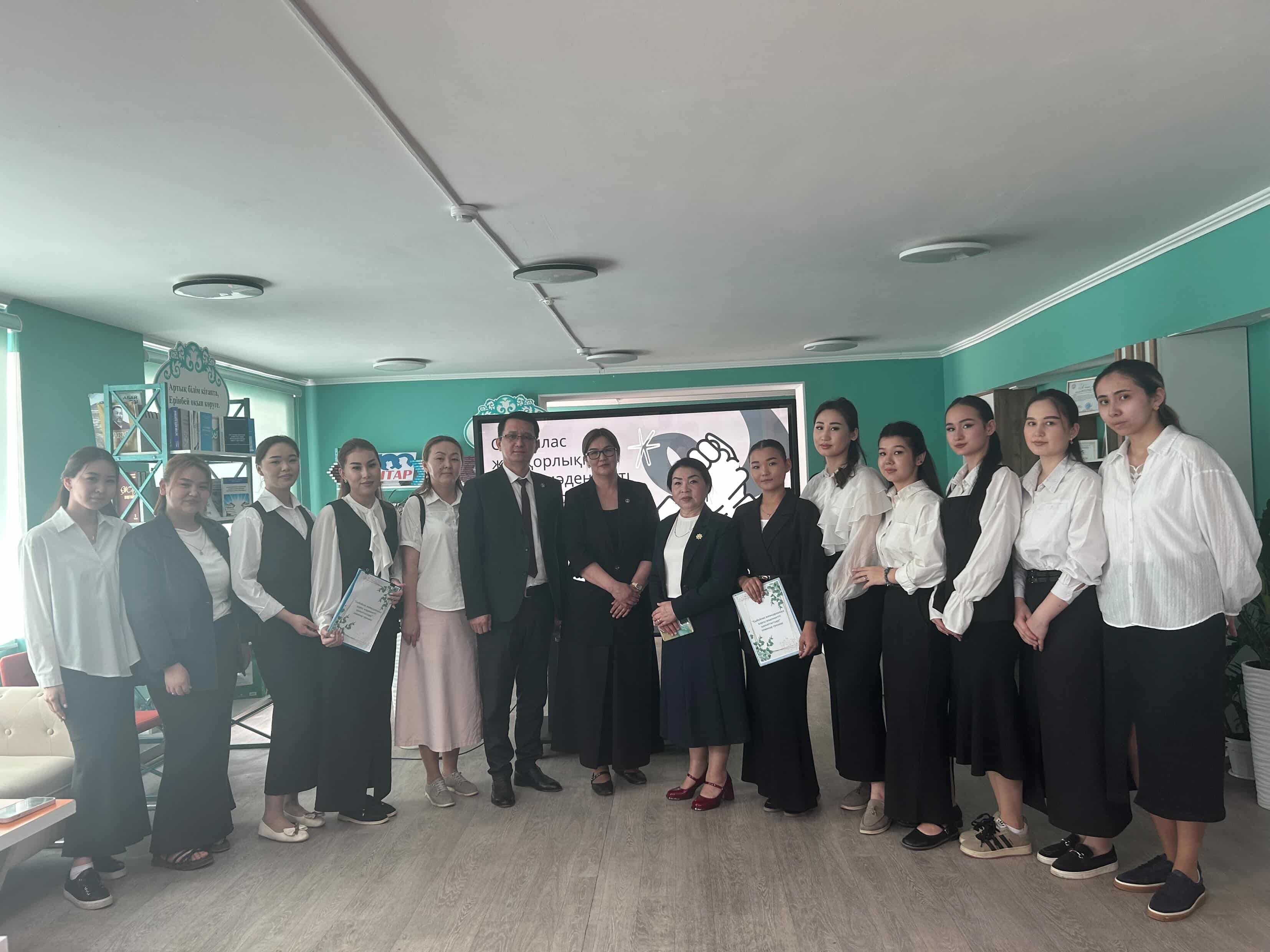 Педагогическом высшем колледже имени Маншук Маметовой был организован семинар-тренинг для студентов с целью продвижения принципа «Закон и порядок в обществе» и профилактики коррупции