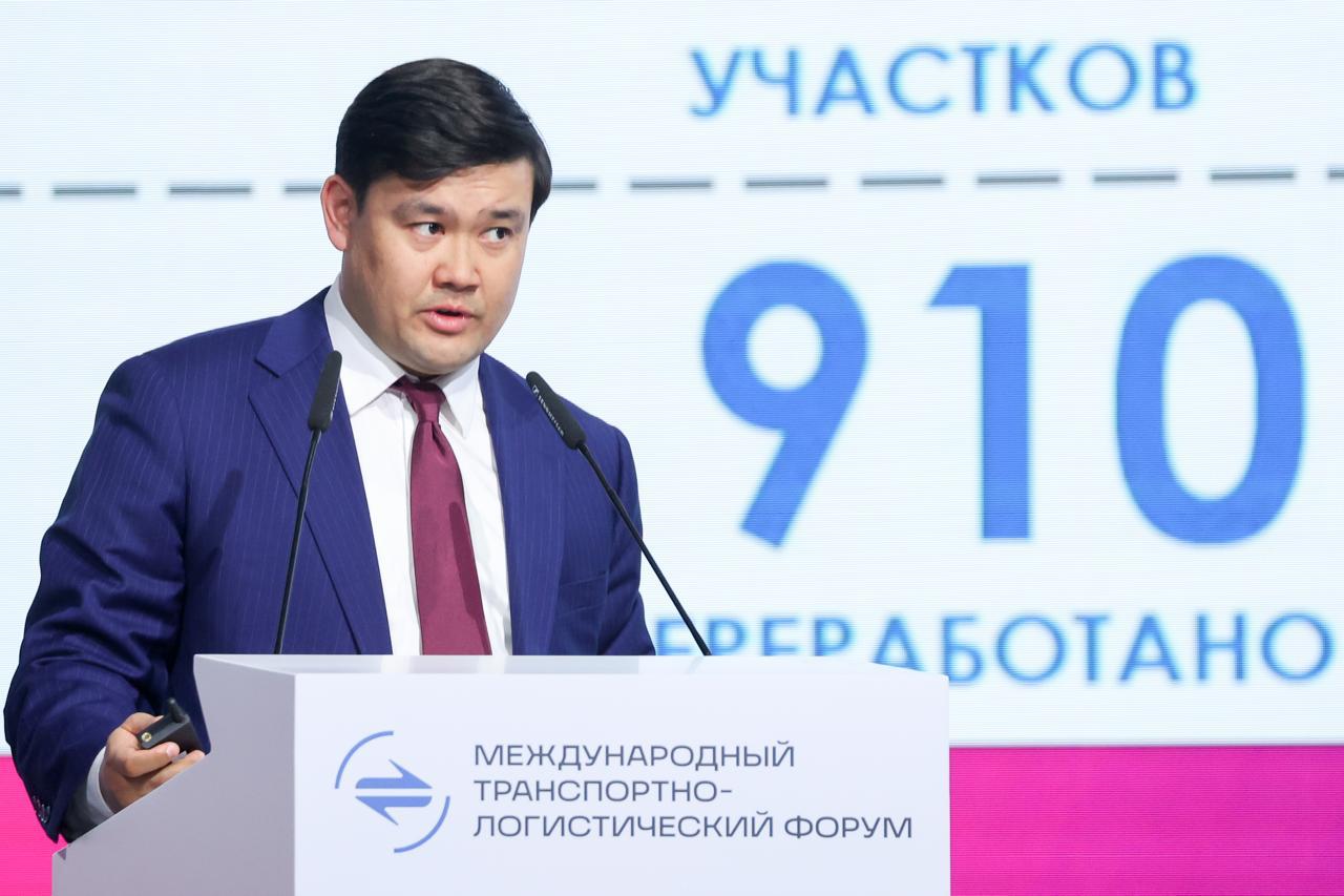 Комитетінің төраға орынбасары Мақсат Баяхмет Санкт-Петербургте өткен Халықаралық көлік-логистика форумында сөз сөйледі
