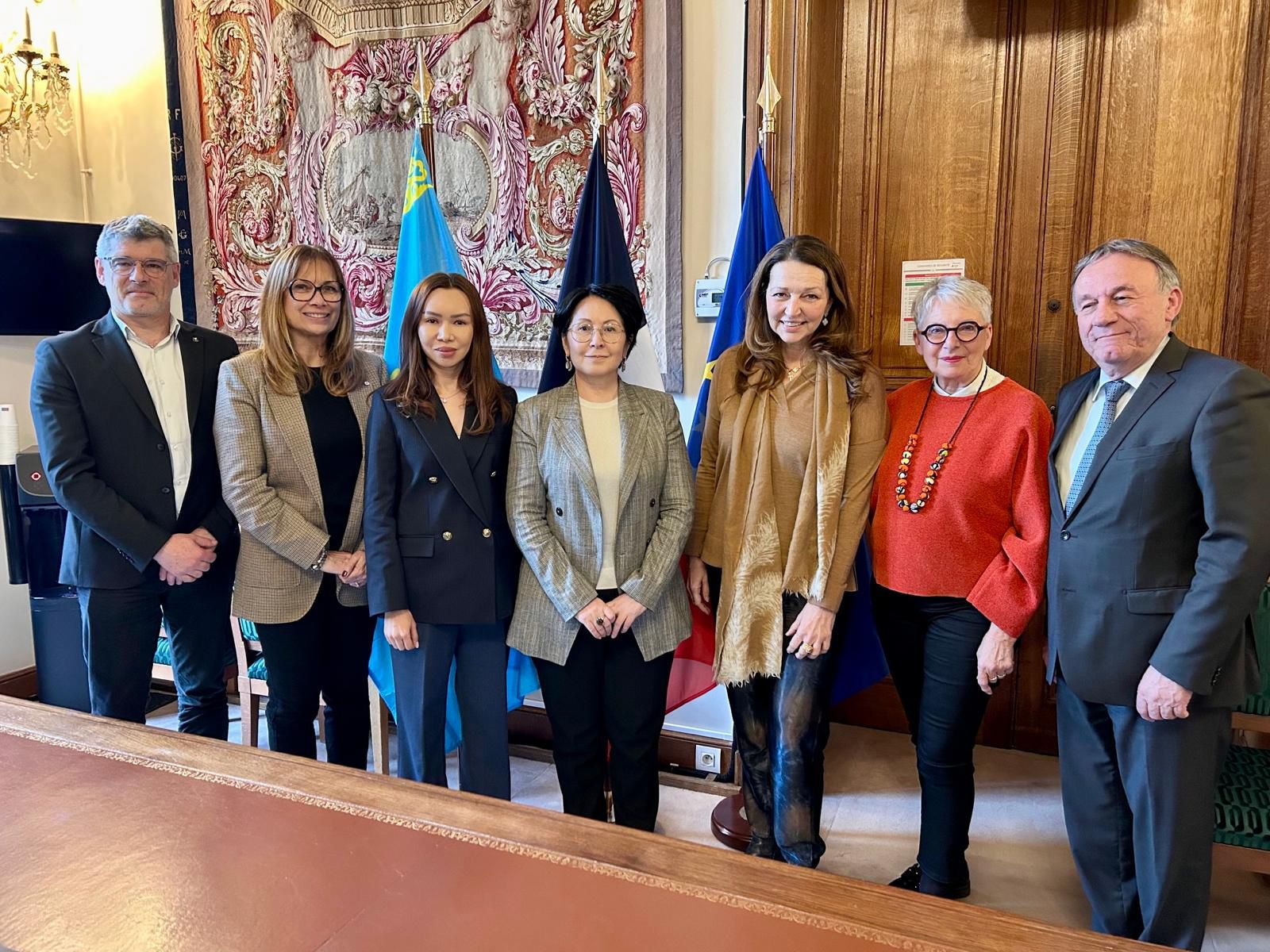 Франция Сенатында Қазақстанның жаңа Конституциясы талқыланды