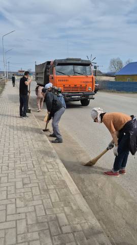 В рамках акции "Таза Қазақстан" в городе Алга состоялся общегородской субботник.